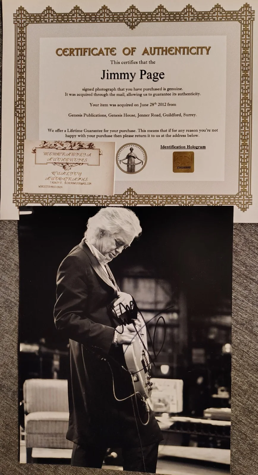 Jimmy Page Autographed photo 8 x 10 w/COA hand Signed Led Zeppelin Guitarist, изображение 2