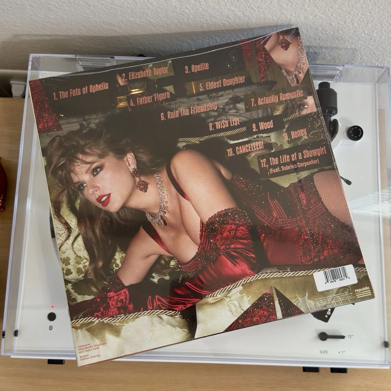 Taylor Swift The Life of a Showgirl Bundle (signed CD + LP Vinyl), image 4