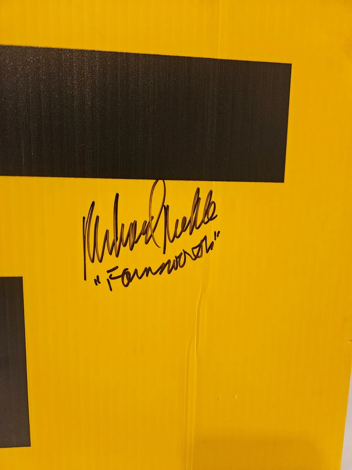 Dan Yeager, Richard Riehle, Carl Mazzocone — Texas Chainsaw 3D Production Used Parking Sign. Autographed x3. COA. Horror., изображение 4
