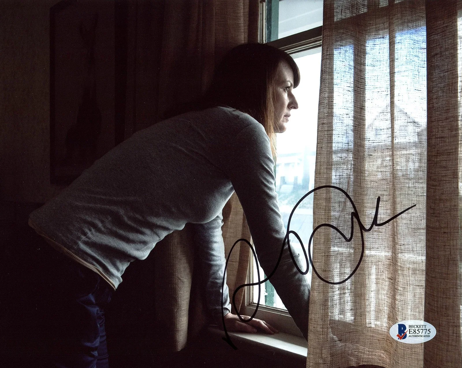 Rosemarie DeWitt — Rosemarie DeWitt Black Mirror Authentic Signed 8x10 Photo BAS #E85775, image 3