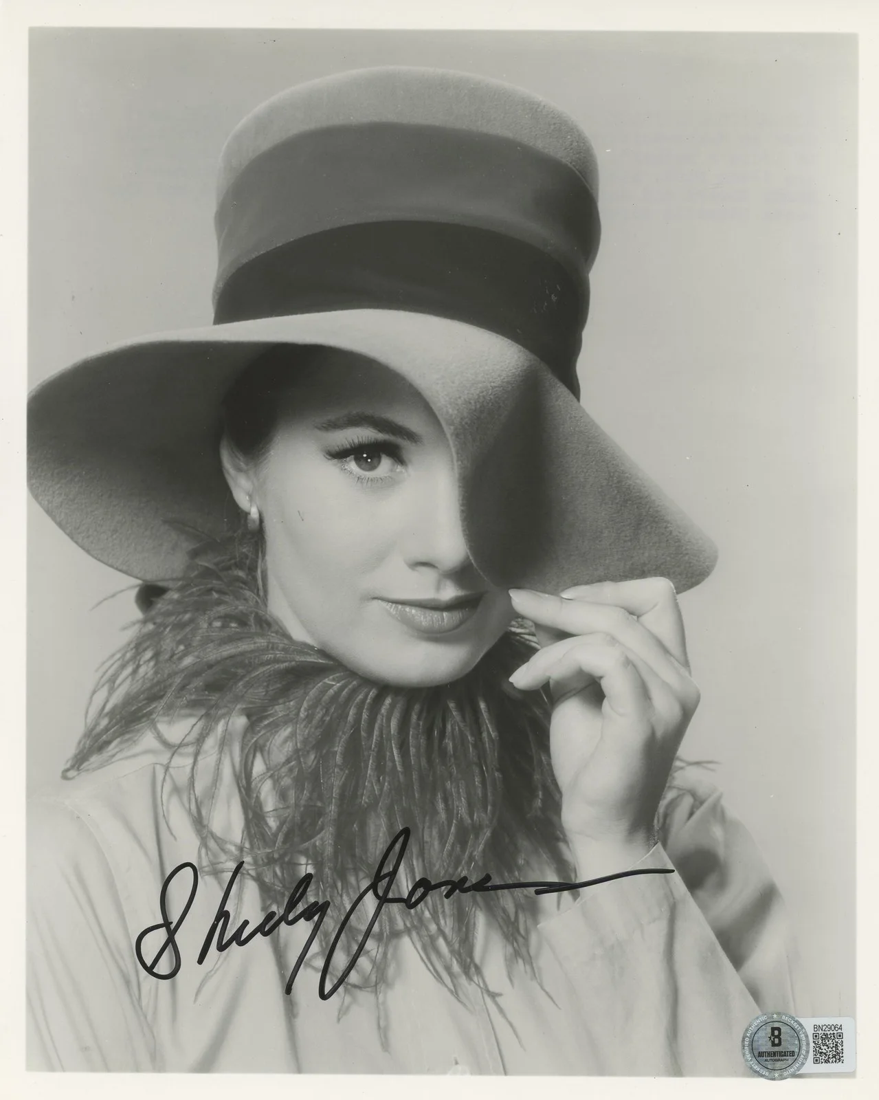 Shirley Jones — Shirley Jones The Courtship of Eddie's Father Signed 8x10 Photo BAS #BN29064