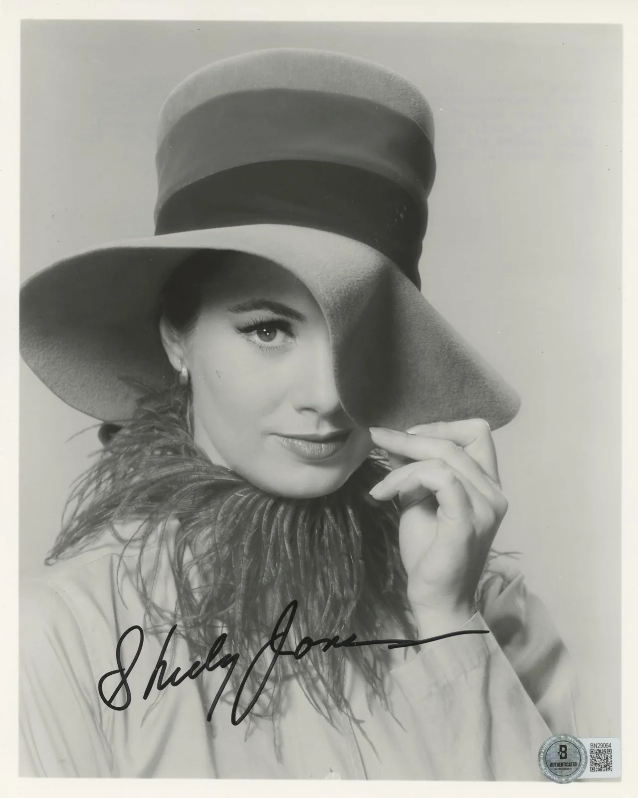 Shirley Jones — Shirley Jones The Courtship of Eddie's Father Signed 8x10 Photo BAS #BN29064, изображение 3