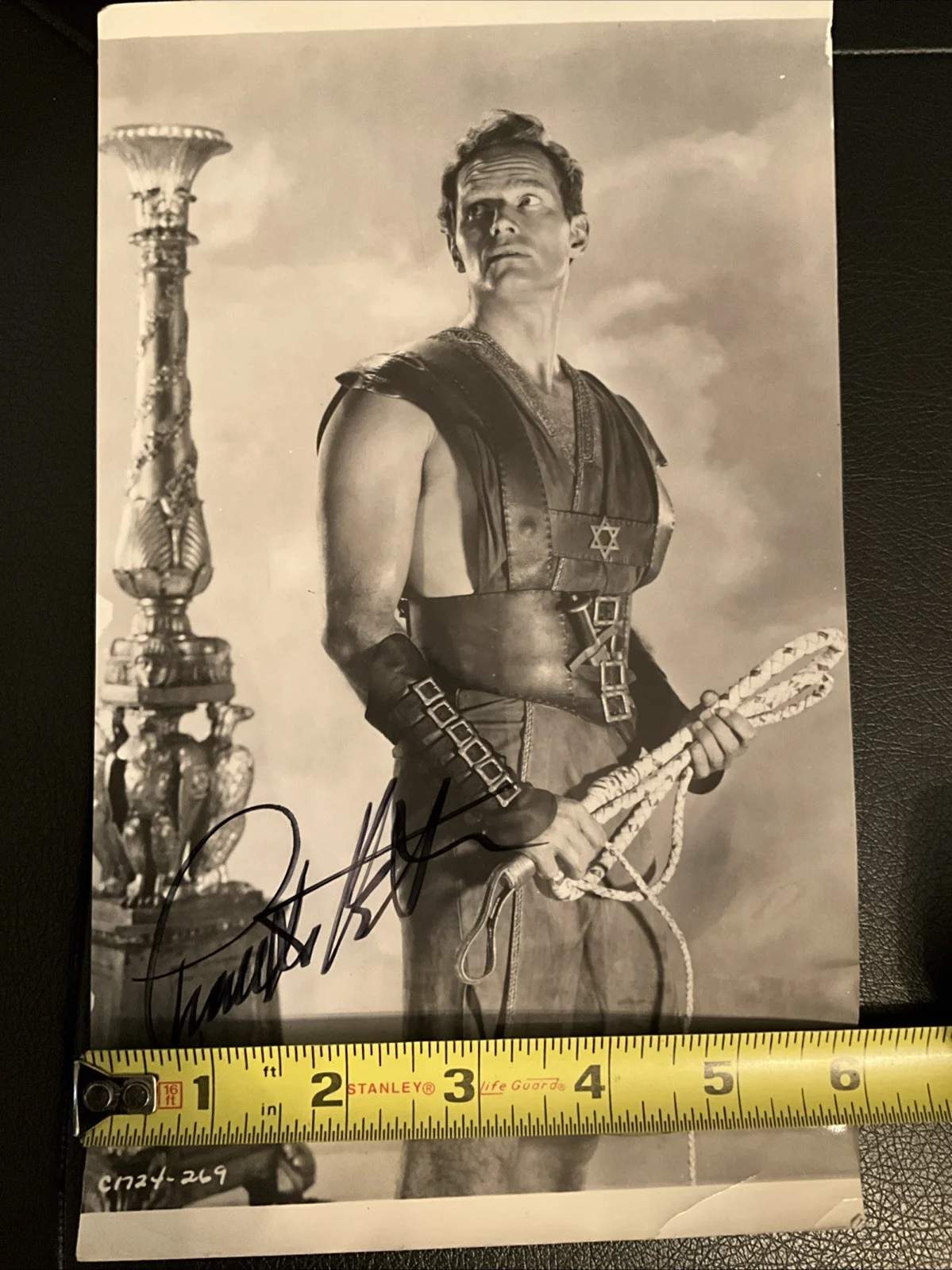 Charlton Heston Signed Photo B&W Ben-Hur 1959 Star Original on-set scene RARE, изображение 3