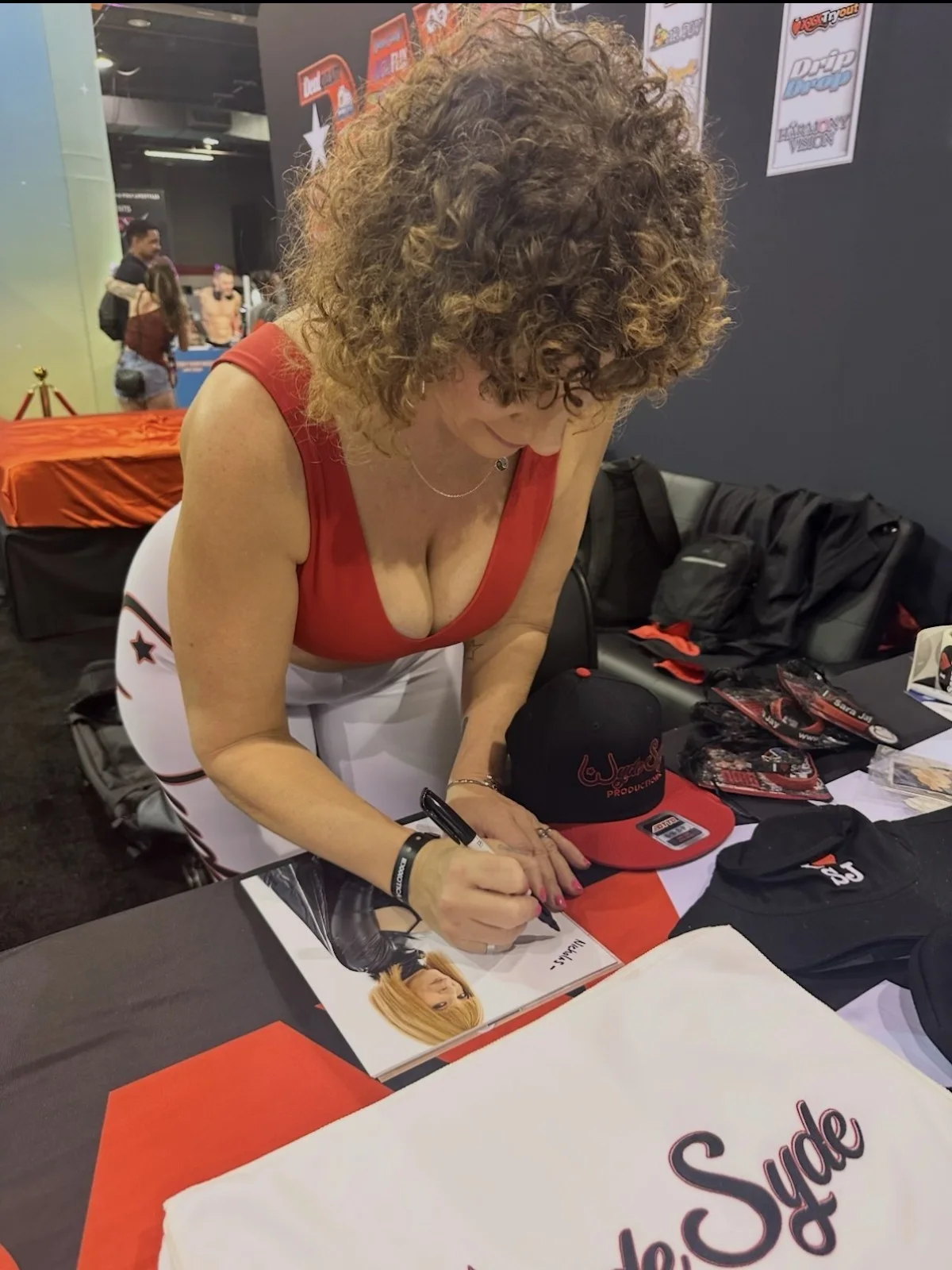 Sara Jay — Sara Jay Adult Video Star signed Hot 8x10 photo Proof #15 JSA Witnessed, изображение 2