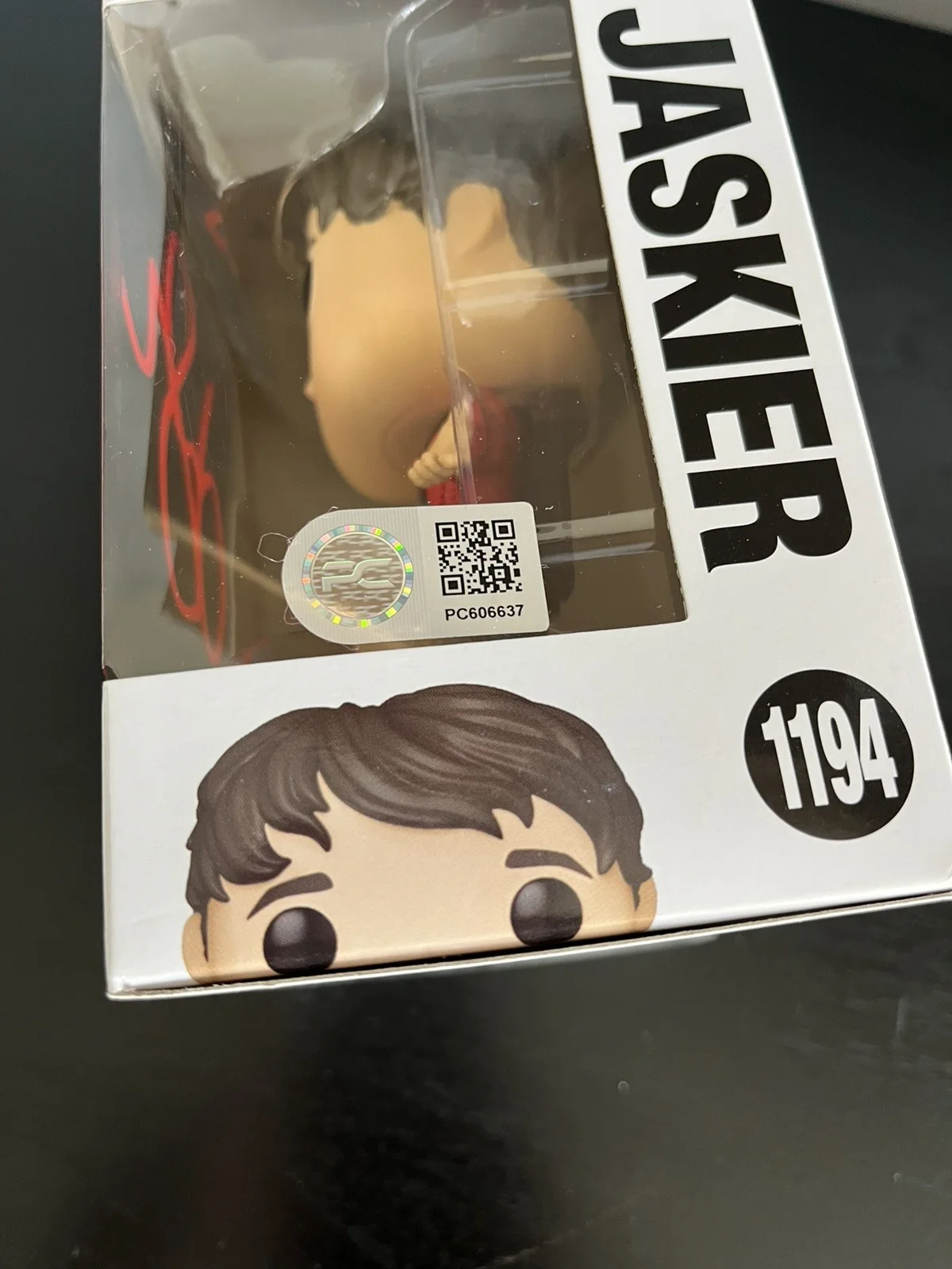 Joey Batey — Joey Batey Signed Jaskier The Witcher Funko Pop! #1194 COA -AUTHENTICATED & CASE, изображение 4
