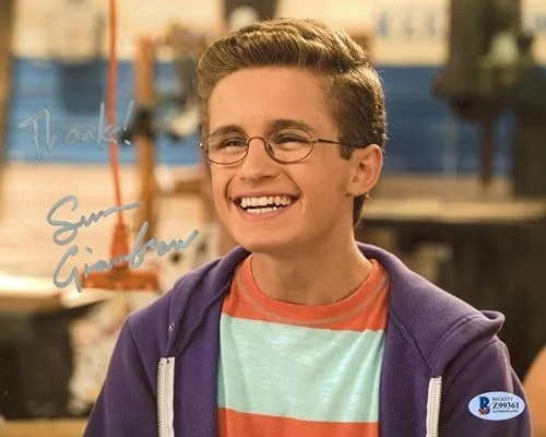 Sean Giambrone — Sean Giambrone The Goldbergs "Thanks!" Authentic Signed 8x10 Photo BAS #Z99361, image 2