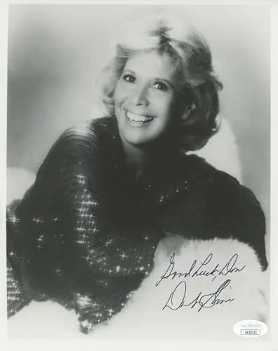 Dinah Shore — Dinah Shore "Good Luck" Authentic Signed 8x10 Photo Autographed JSA #AX48133, изображение 2