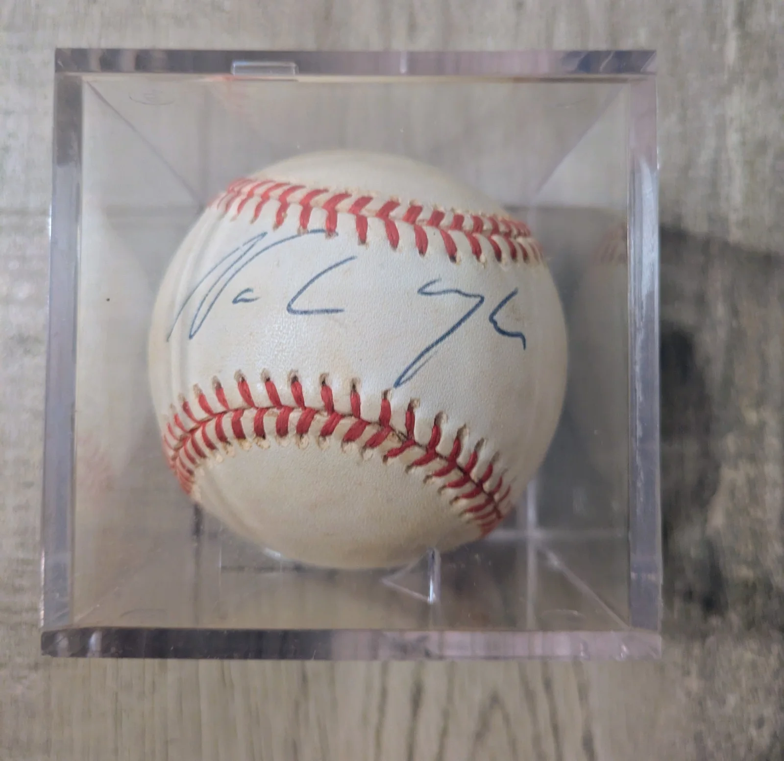 Noah Wyle — Noah Wyle Hand Signed baseball from 1997 Legends Baseball Authentic Autograph, image 2