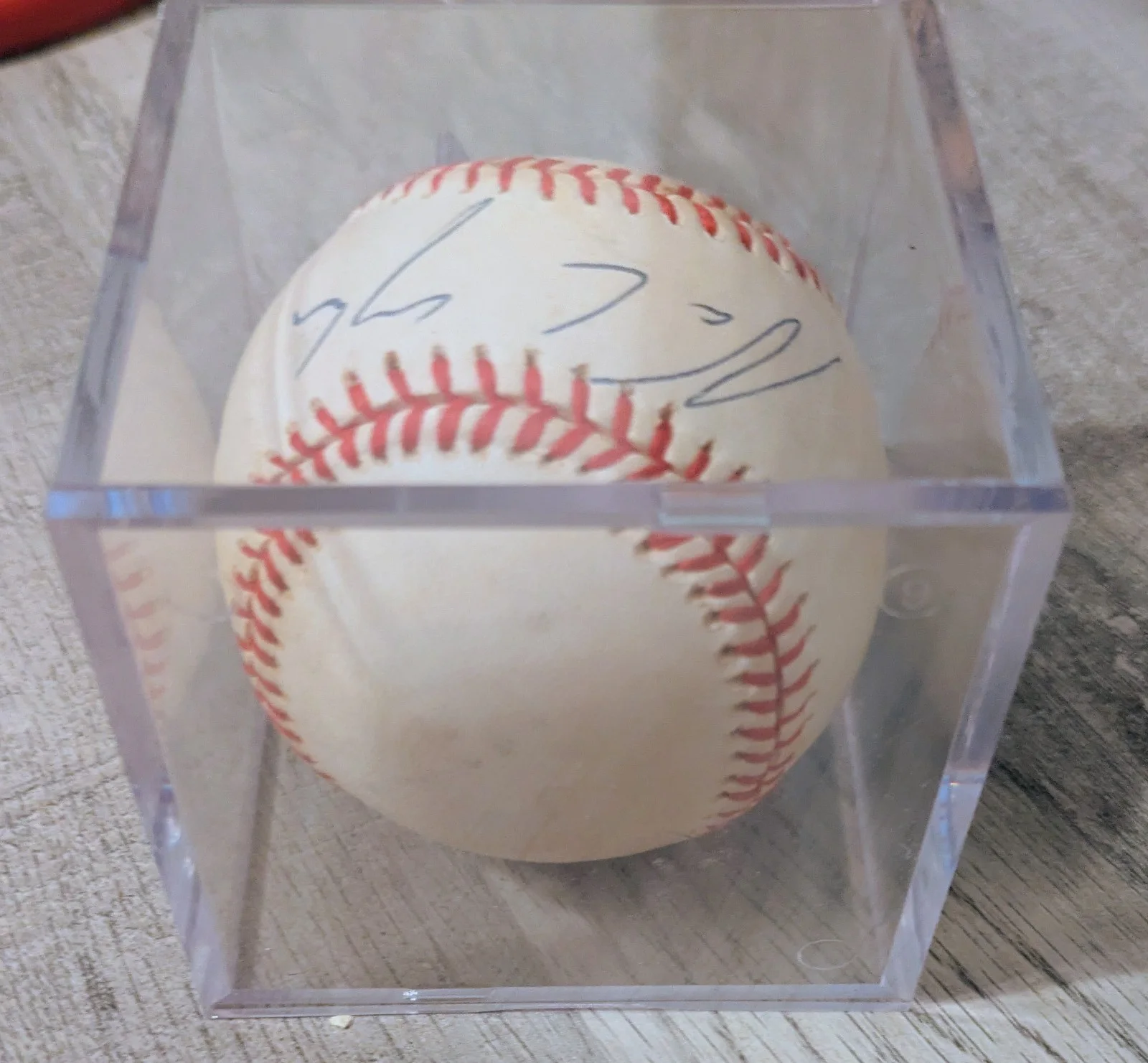 Noah Wyle — Noah Wyle Hand Signed baseball from 1997 Legends Baseball Authentic Autograph, image 4