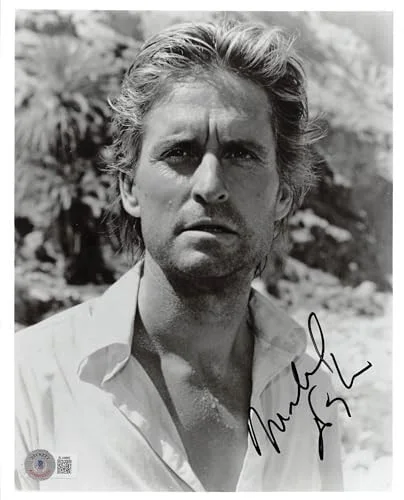 Michael Douglas — Michael Douglas The Jewel of the Nile Authentic Signed 8x10 Photo BAS #BL44665, изображение 2