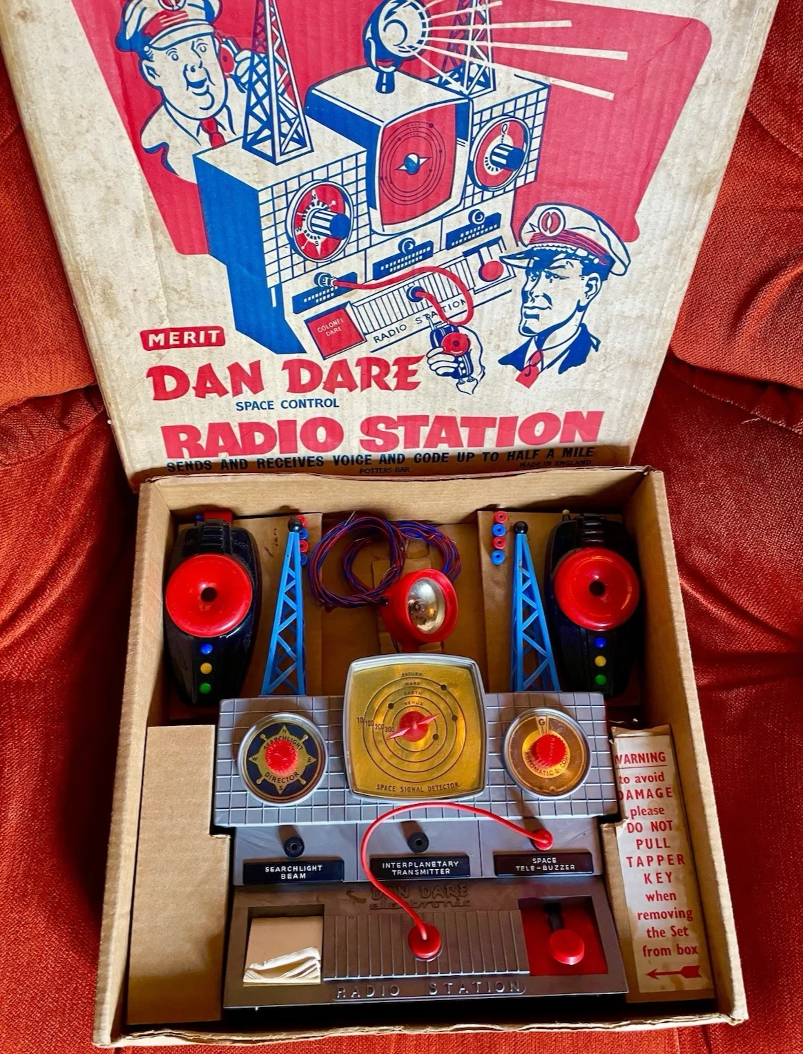 Vintage 1950s Merit 3110 DAN DARE Radio Space Station Fully Working Boxed EX!, image 3