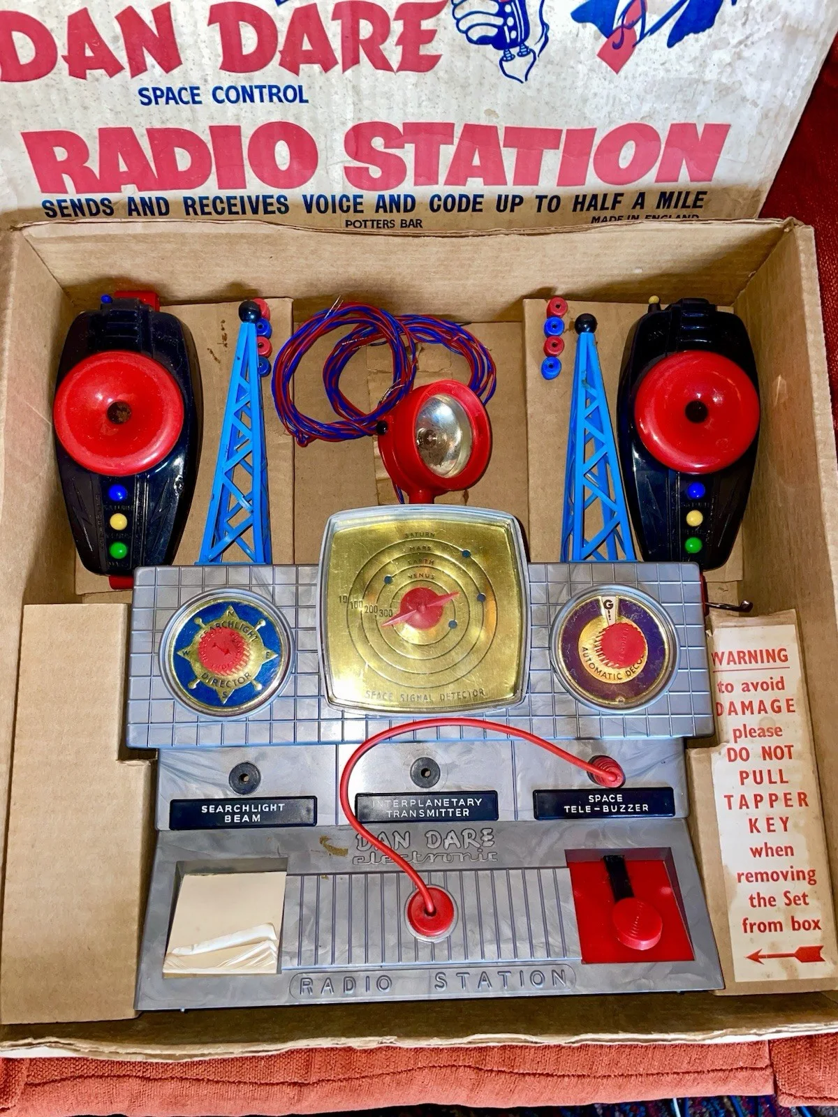 Vintage 1950s Merit 3110 DAN DARE Radio Space Station Fully Working Boxed EX!, image 5
