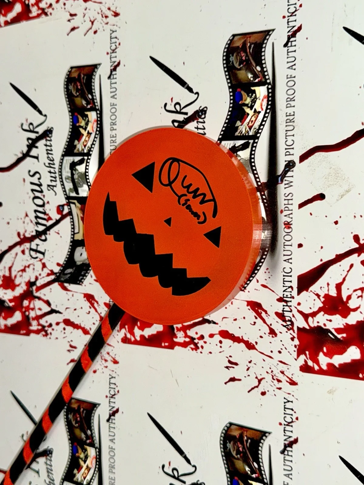 Quinn Lord — Trick ‘r Treat Quinn Lord Autographed Replica Lollipop Sam Photo Proof COA, изображение 2