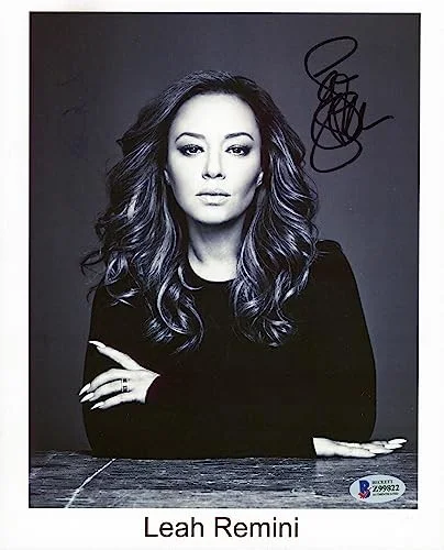 Leah Remini — Leah Remini The King Of Queens Authentic Signed 8x10 Sexy Photo BAS #Z99822, изображение 2