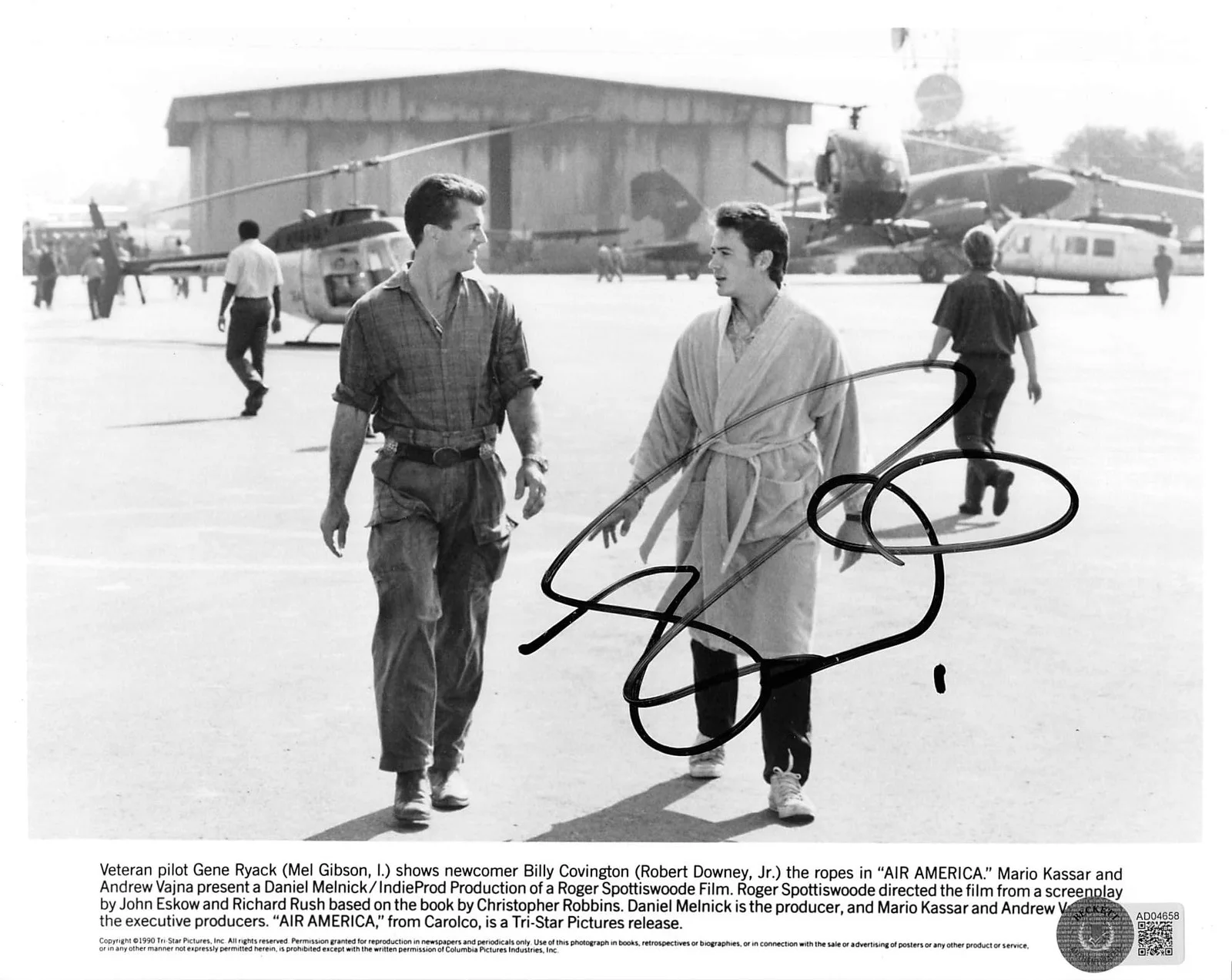 Robert Downey Jr — Robert Downey Jr. Air America Authentic Signed 8x10 B&W Photo BAS #AD04658, изображение 4