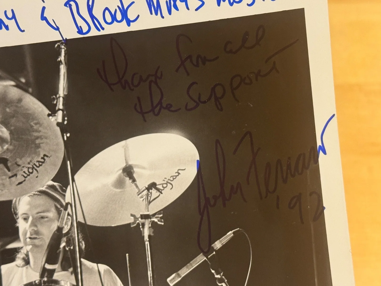 Signed JOHN FERRARO 8"x10" Larry Carlton, image 2