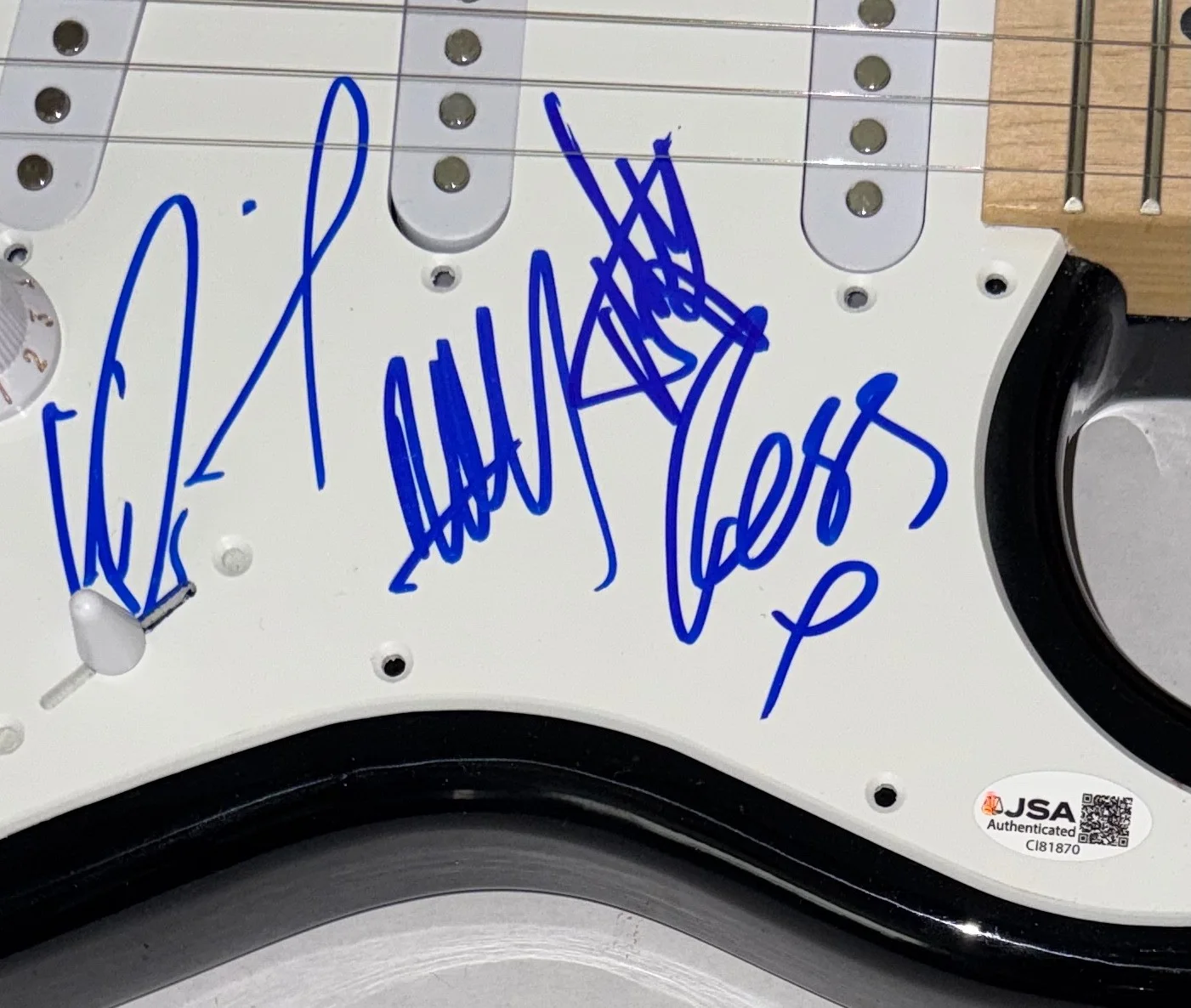 The 1975 Signed Autograph Electric Guitar Matty Healy Ross George Adam x4 JSA, image 5