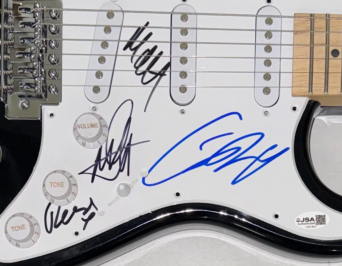 THE 1975 Signed Autograph Electric Guitar Matty Healy Full Band x4 JSA COA, image 4