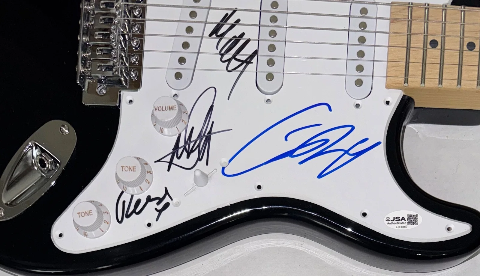 THE 1975 Signed Autograph Electric Guitar Matty Healy Full Band x4 JSA COA, image 5
