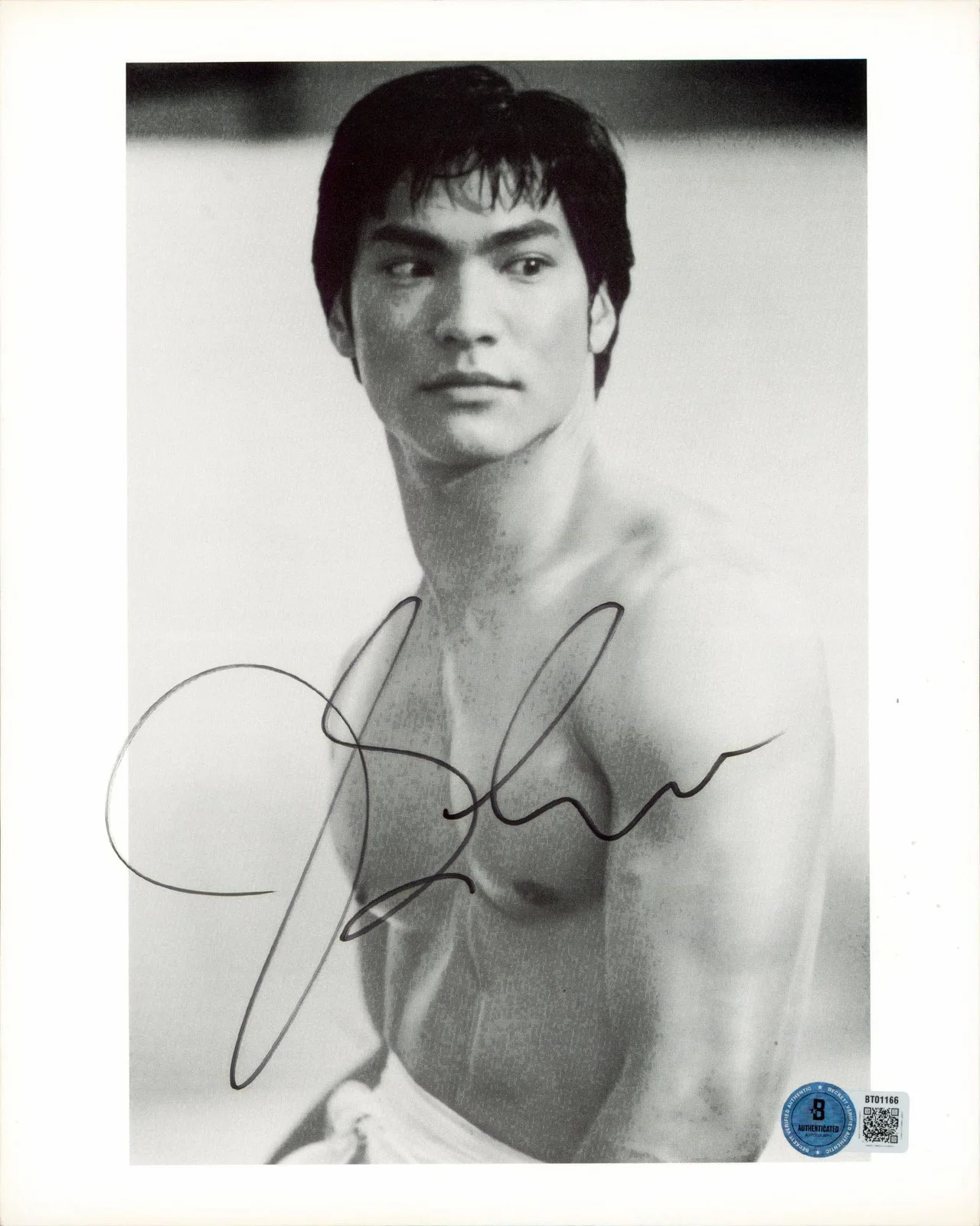 Jason Scott Lee — Jason Scott Lee Dragon: The Bruce Lee Story Signed 8x10 Photo BAS #BT01166
