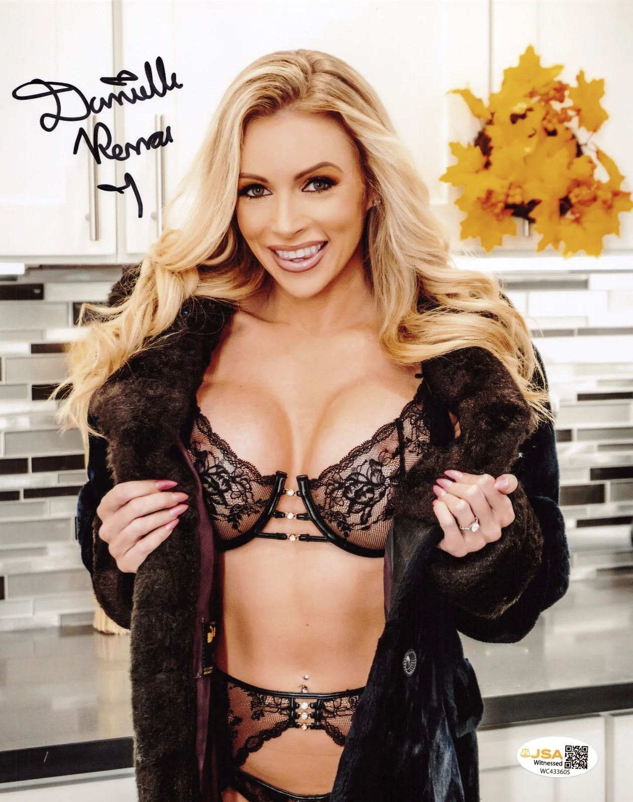 Danielle Renae — Danielle Renae Adult Video Star signed Hot 8x10 photo Proof #19 JSA Witnessed