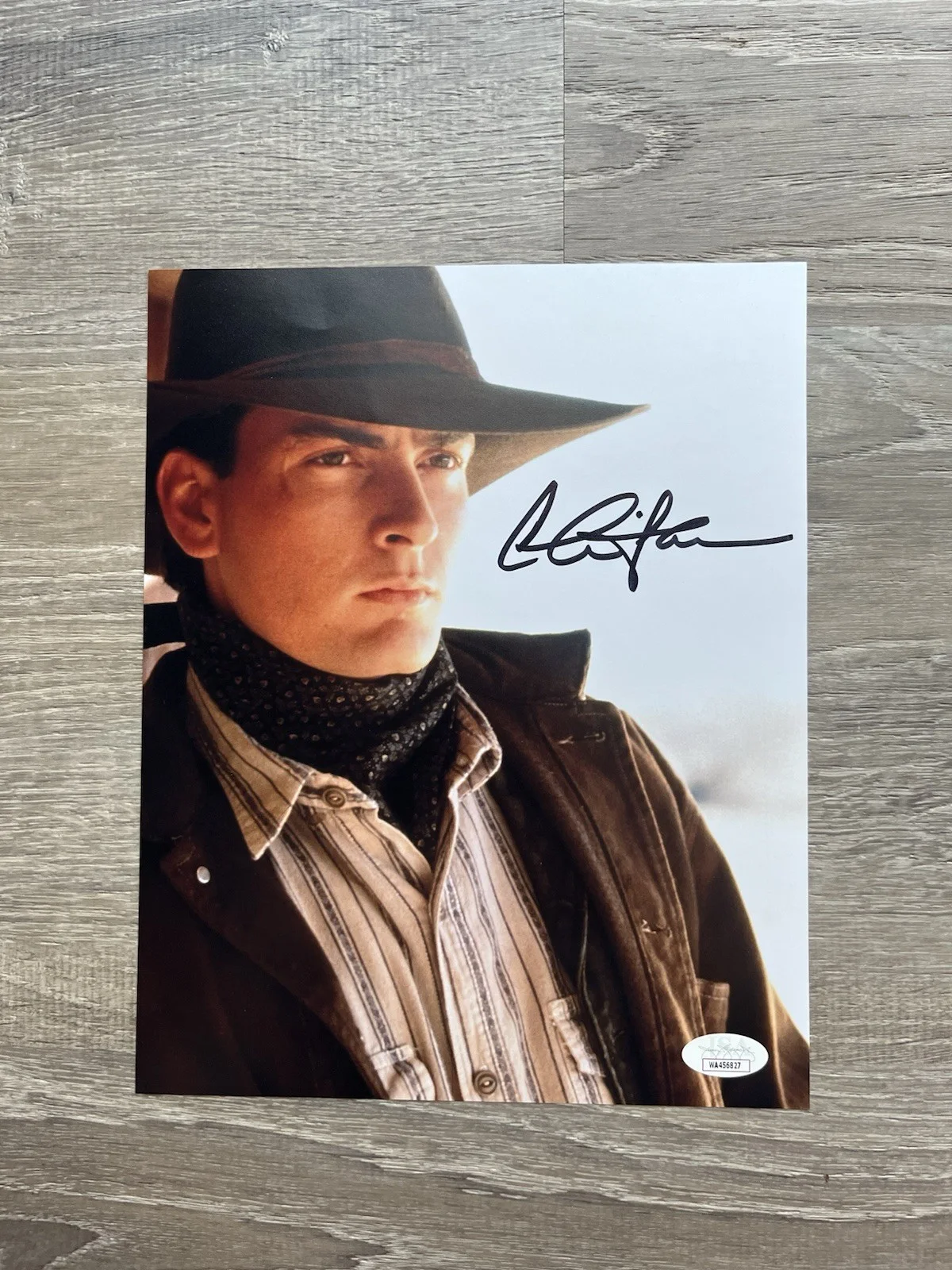 Charlie Sheen — Charlie Sheen Signed Young Guns 8x10 Photo JSA COA Dick Brewer, image 2