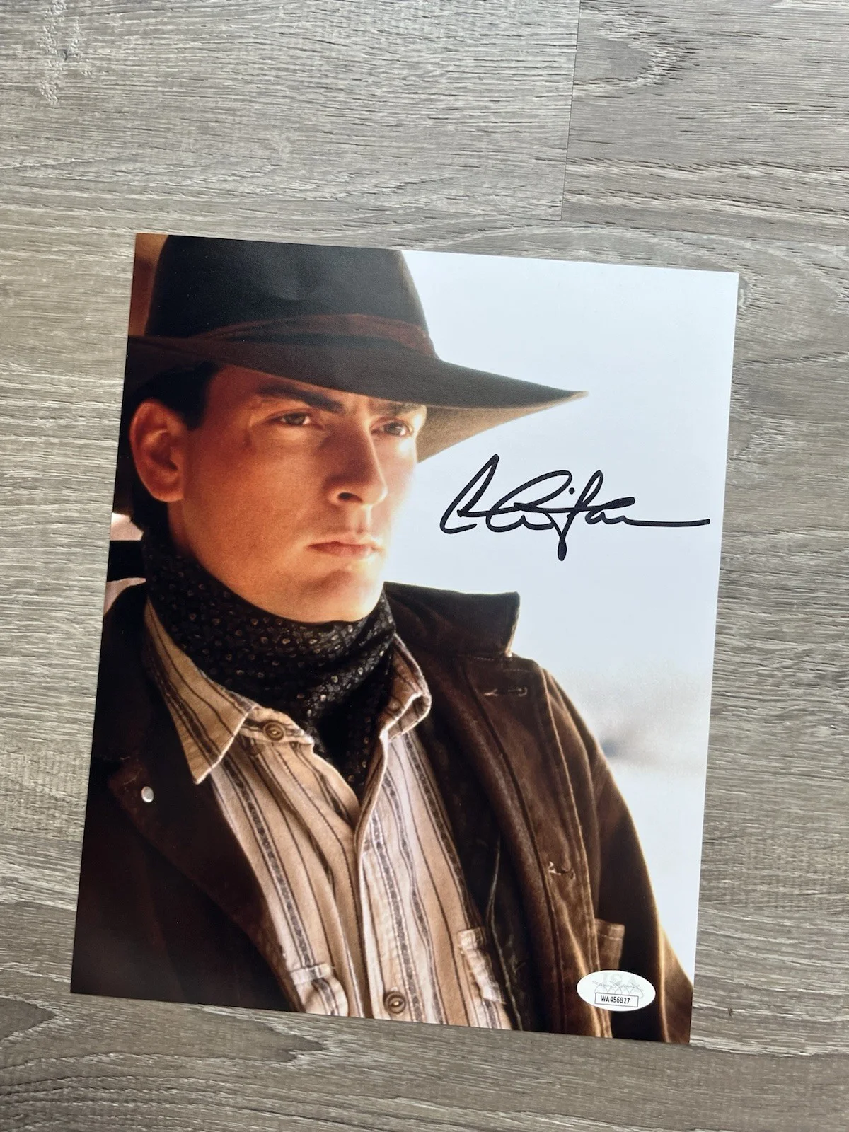 Charlie Sheen — Charlie Sheen Signed Young Guns 8x10 Photo JSA COA Dick Brewer, image 5