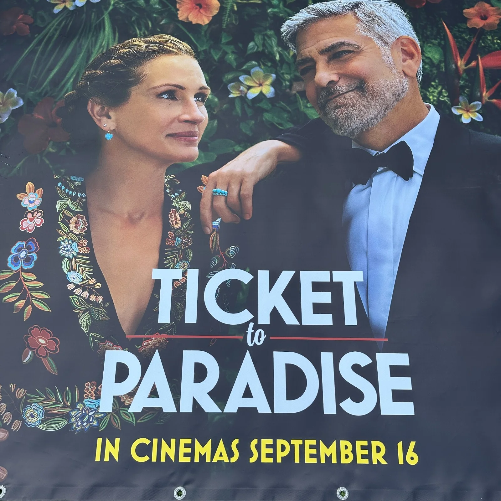 Ticket To Paradise HUGE Movie Theatre Cinema Banner Poster 9ft x 6ft RARE PROP, изображение 2