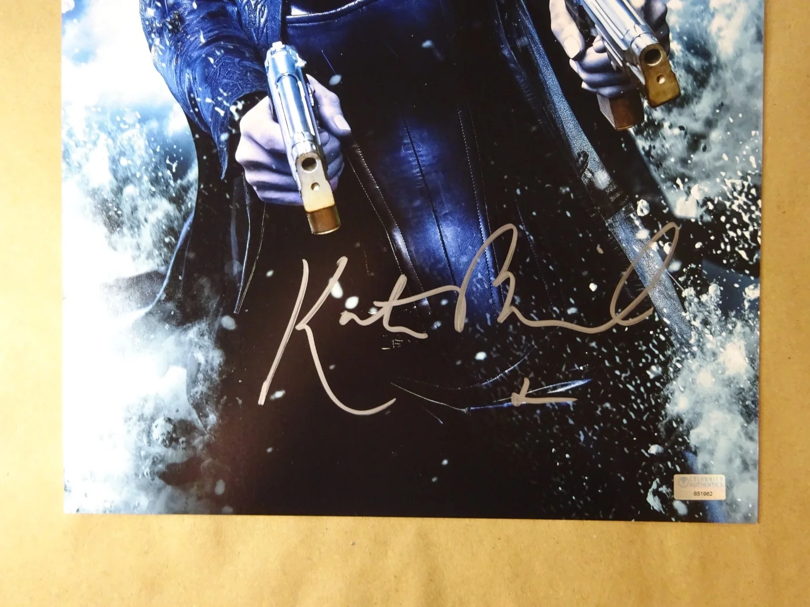 Kate Beckinsale — Signed Kate Beckinsale Autographed 11"x14" Photo Underworld Celebrity Auth. COA, изображение 3