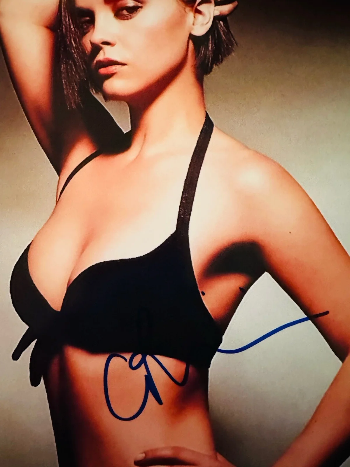 Christina Ricci — Christina Ricci signed Wednesday 8x10 Photo In Person. Proof - Sleepy Hollow, изображение 2