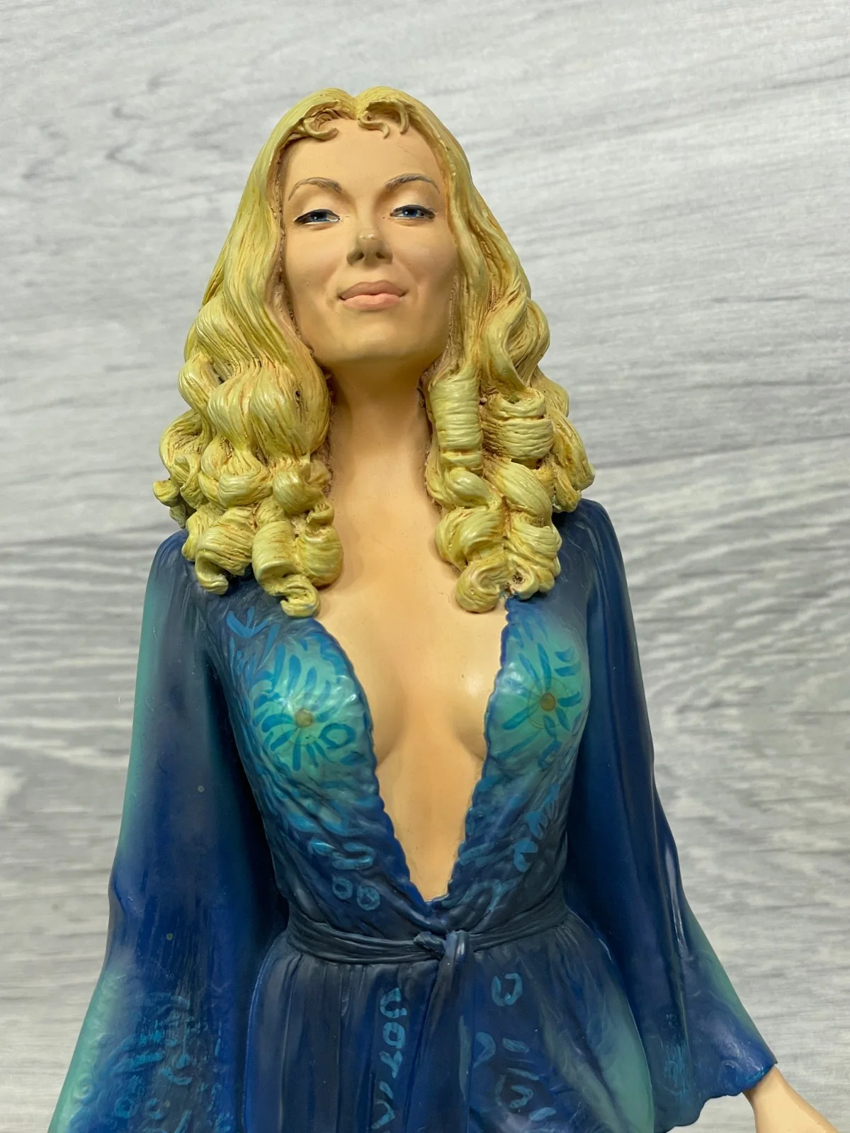 Titan Masterpiece Hammer Horror Ingrid Pitt, Countess Dracula, Maxi Bust Figure, image 4