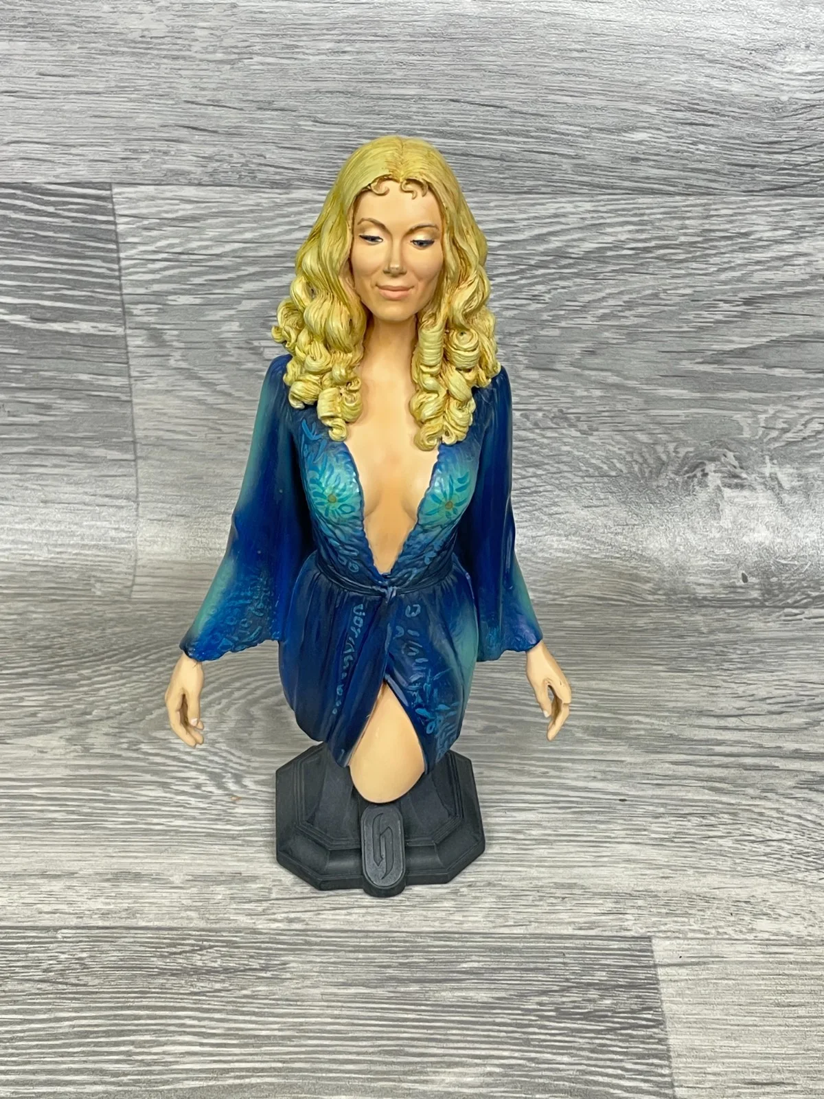 Titan Masterpiece Hammer Horror Ingrid Pitt, Countess Dracula, Maxi Bust Figure, image 5