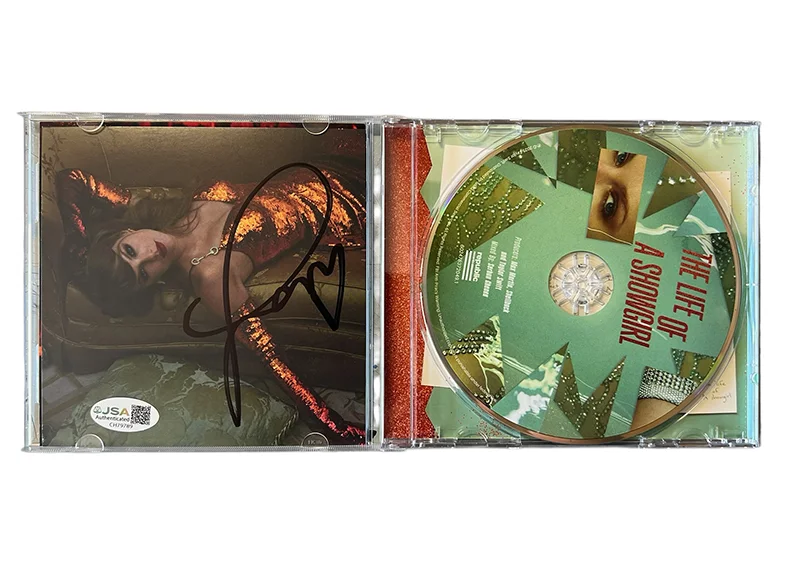 Taylor Swift Signed The Life of a Showgirl CD Insert Photo JSA, изображение 2