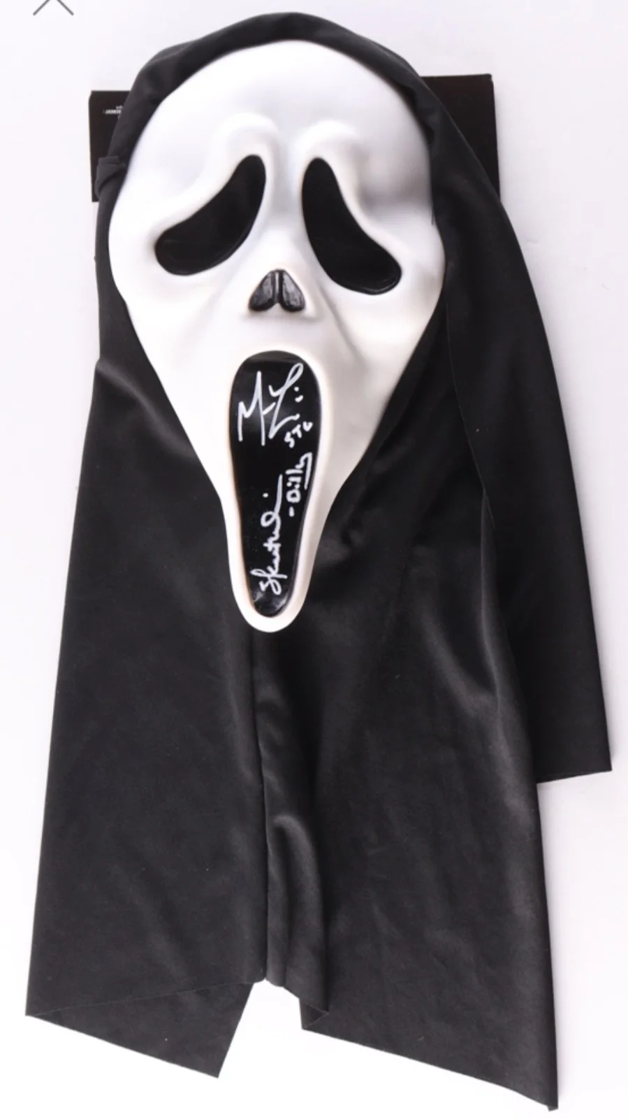 Matthew Lillard and Skeet Ulrich — Matthew Lillard Skeet Ulrich Signed Ghost Face Mask Scream JSA WITNESSED COA