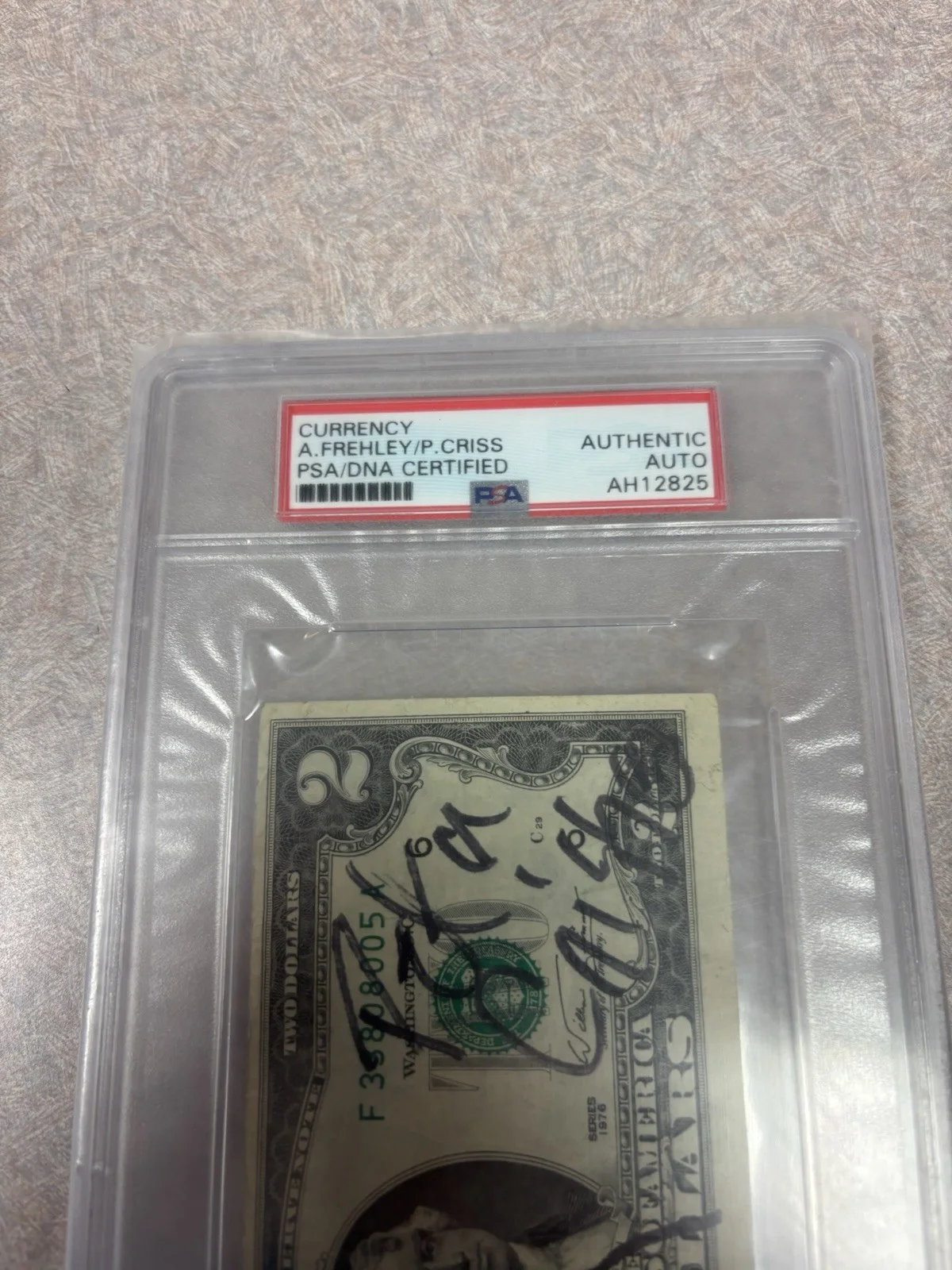 KISS AUTOGRAPH LOT PSA CURRENCY AUTO SIMMONS STANLEY CRISS FREHLEY 2 DOLLAR BILL, изображение 2