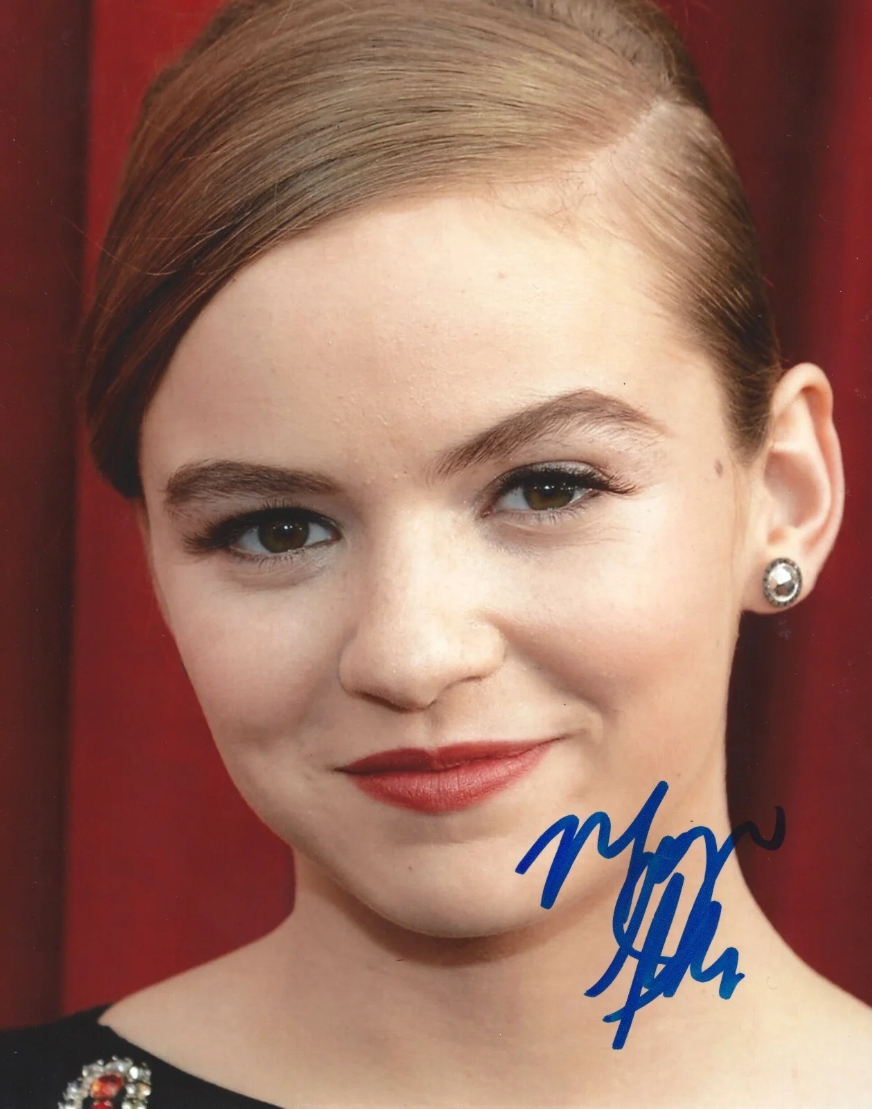 Morgan Saylor — Morgan Saylor signed 8x10 Photo in person Proof - Homeland, White Girl