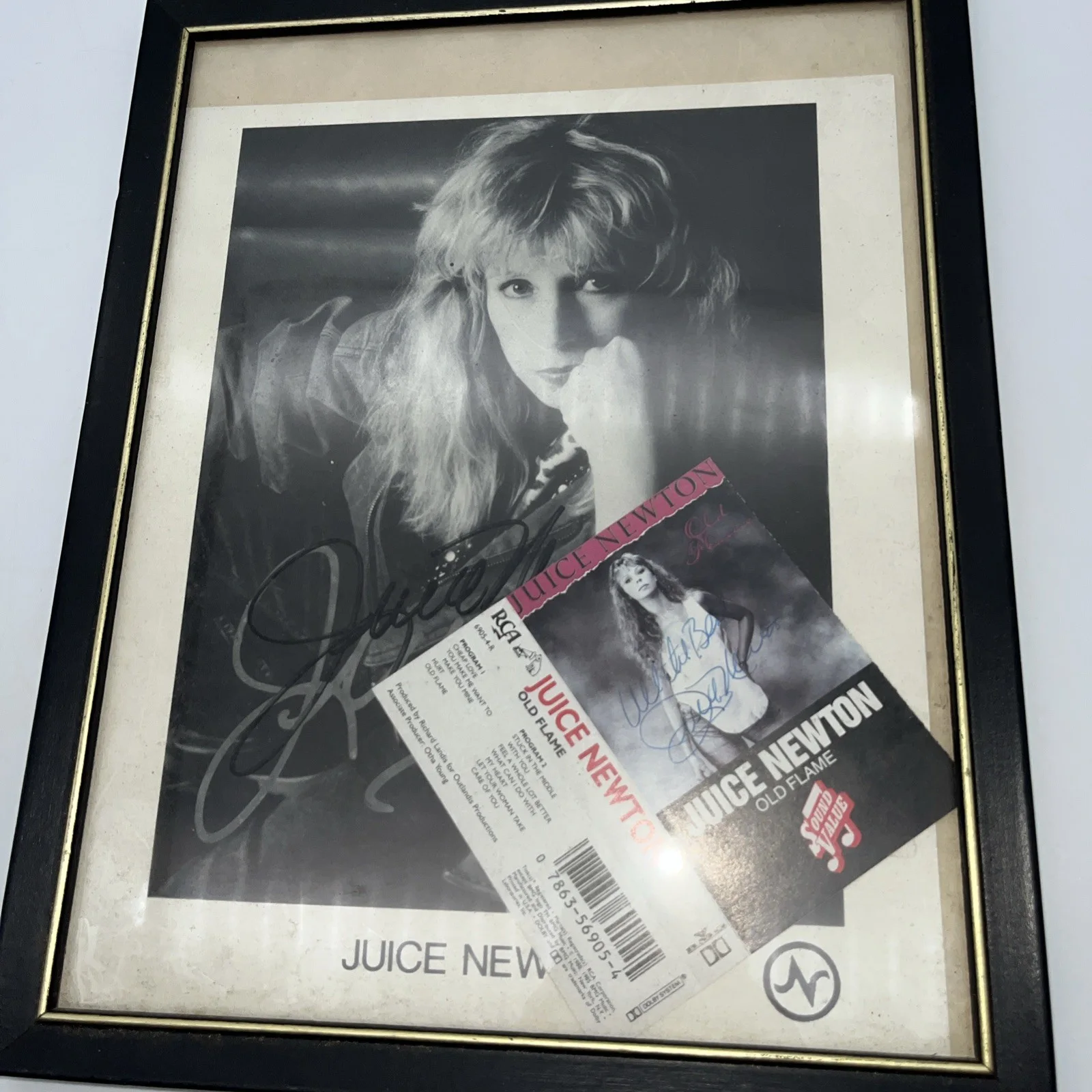 Juice Newton 8x10 autographed publicity photo And Autographed Concert Ticket, изображение 4
