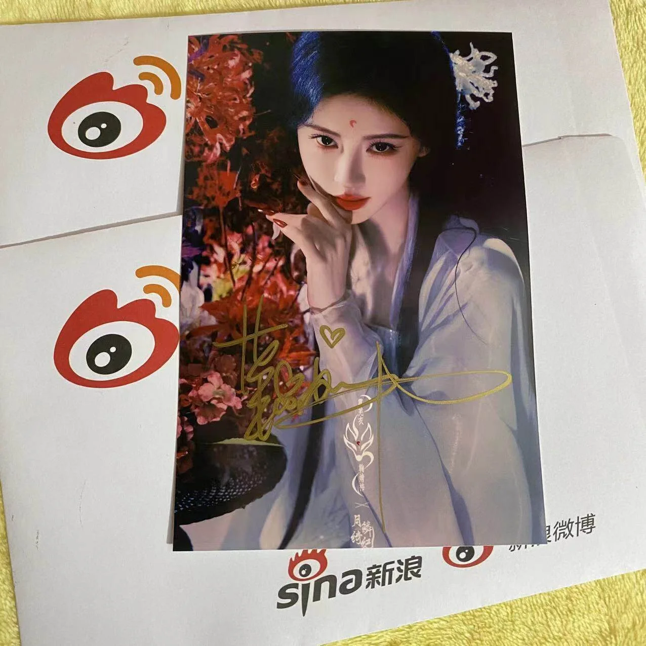 Veil of Shadows‌ 月鳞绮纪Ju Jingyi, Tian Jiarui, autographed photo, 6 inches 鞠婧祎 田嘉瑞, изображение 2