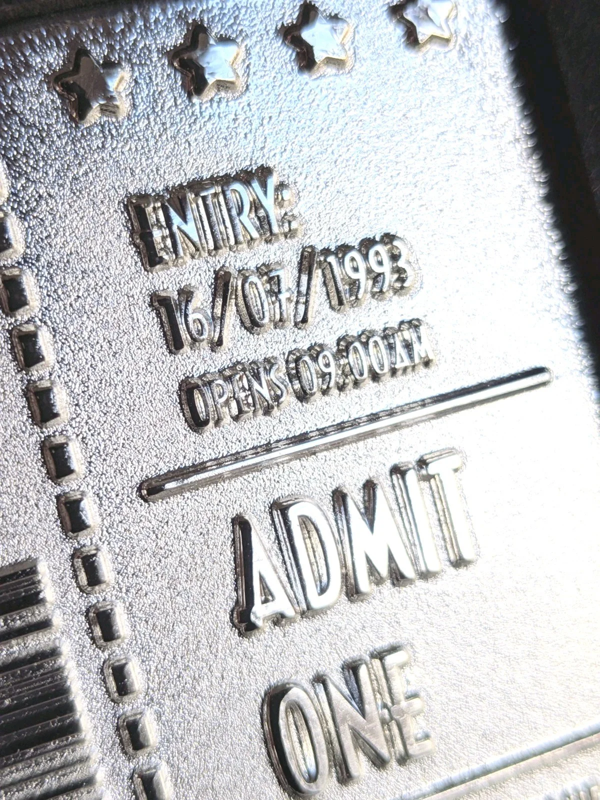 Jurassic Park Silver Plated VIP Ticket - Limited Edition #3987/5000 - Fanattik, image 3