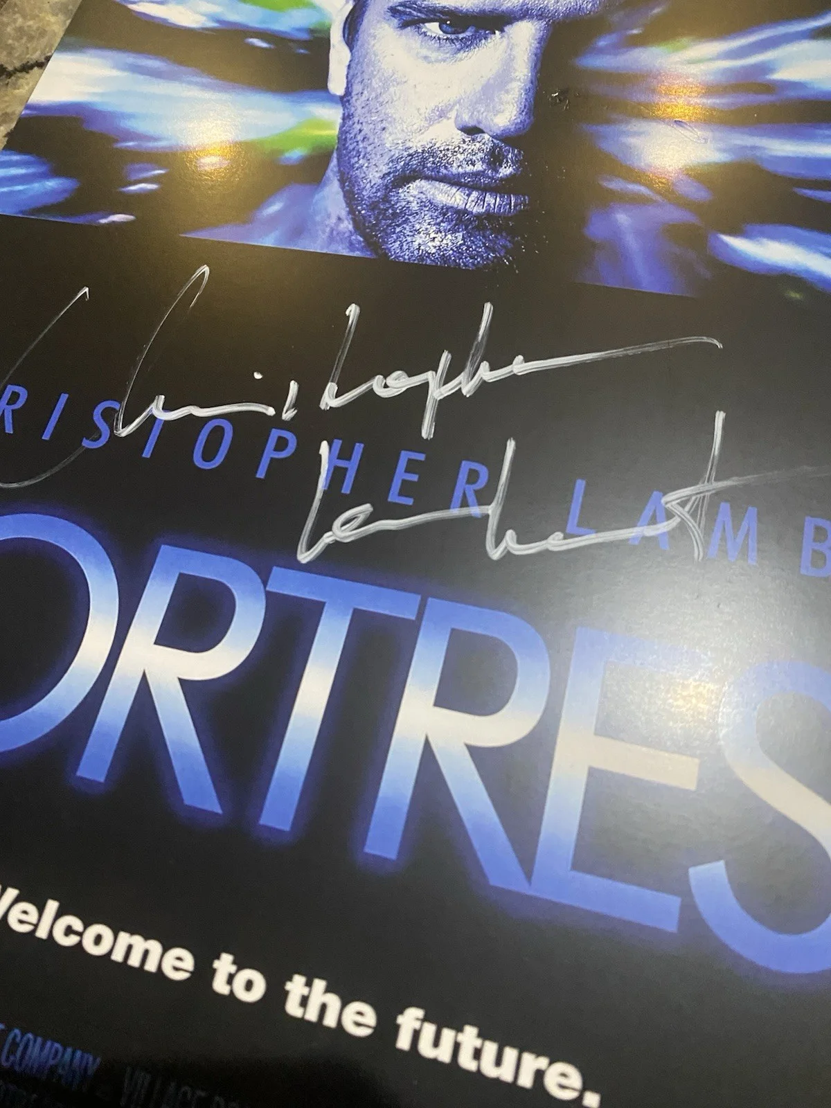 Christopher Lambert — FORTRESS MOVIE POSTER. 11x17 Inch Signed CHRISTOPHER LAMBERT Rare Original, изображение 2