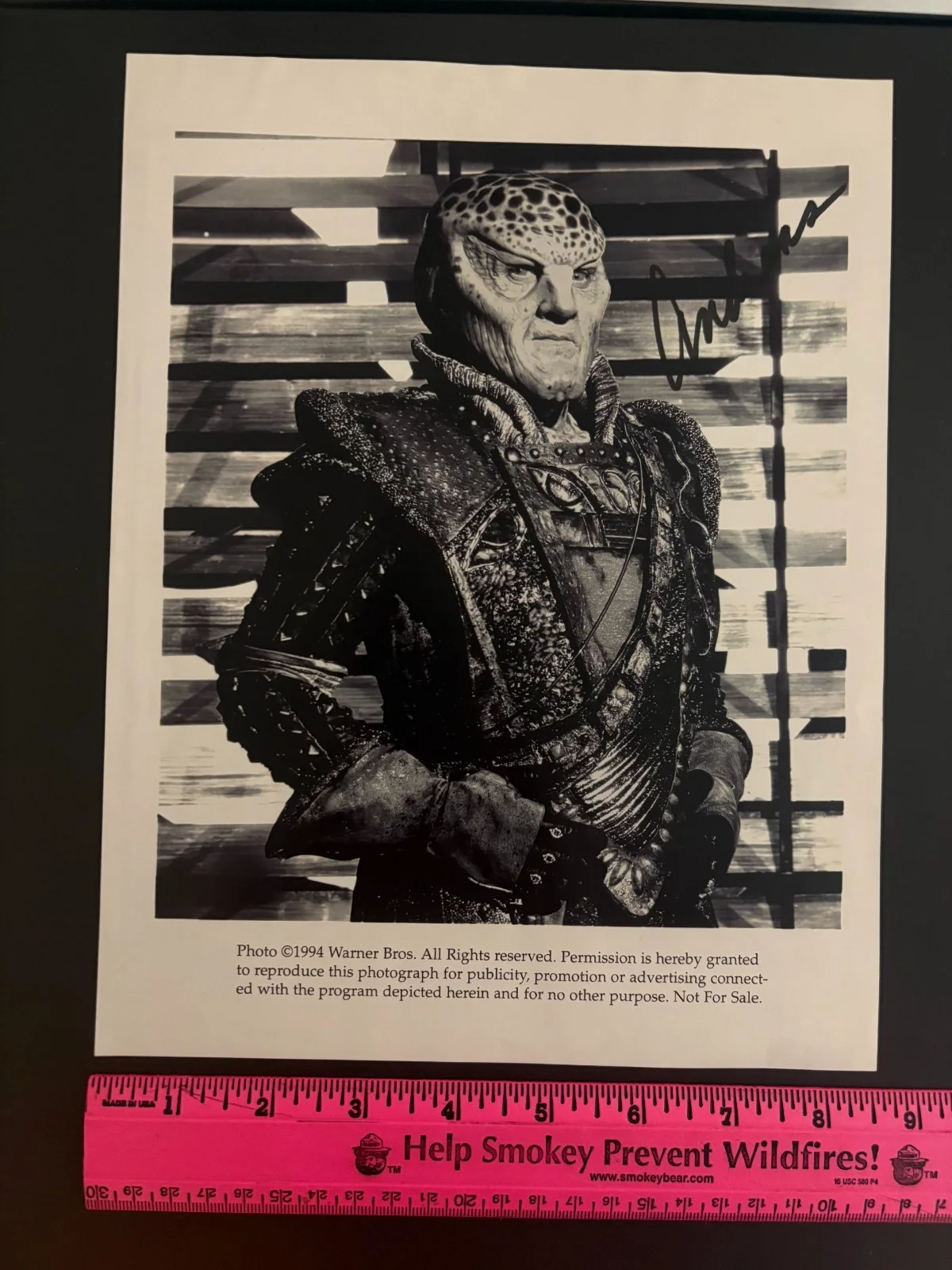 Andreas Katsulas — * Andreas Katsulas Signed G'Kar Babylon 5 Photo Autographed 1994 Warner Bros, image 2