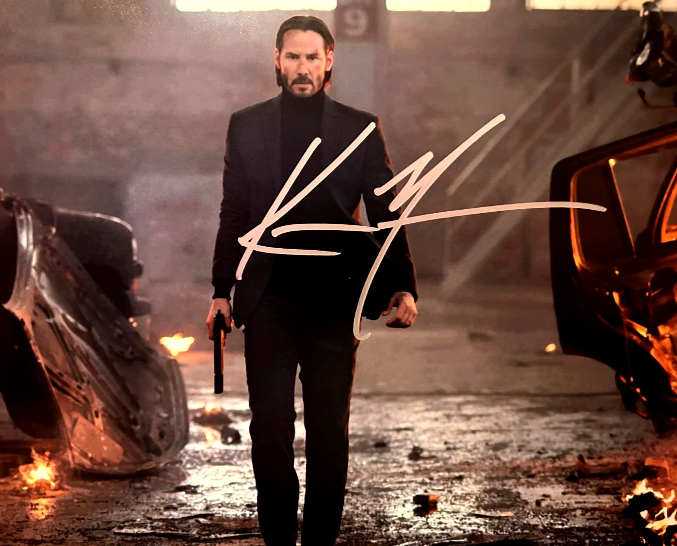 Keanu Reeves — Keanu Reeves JOHN WICK Signed 8x10" Original Authentic Autograph w/COA, image 3