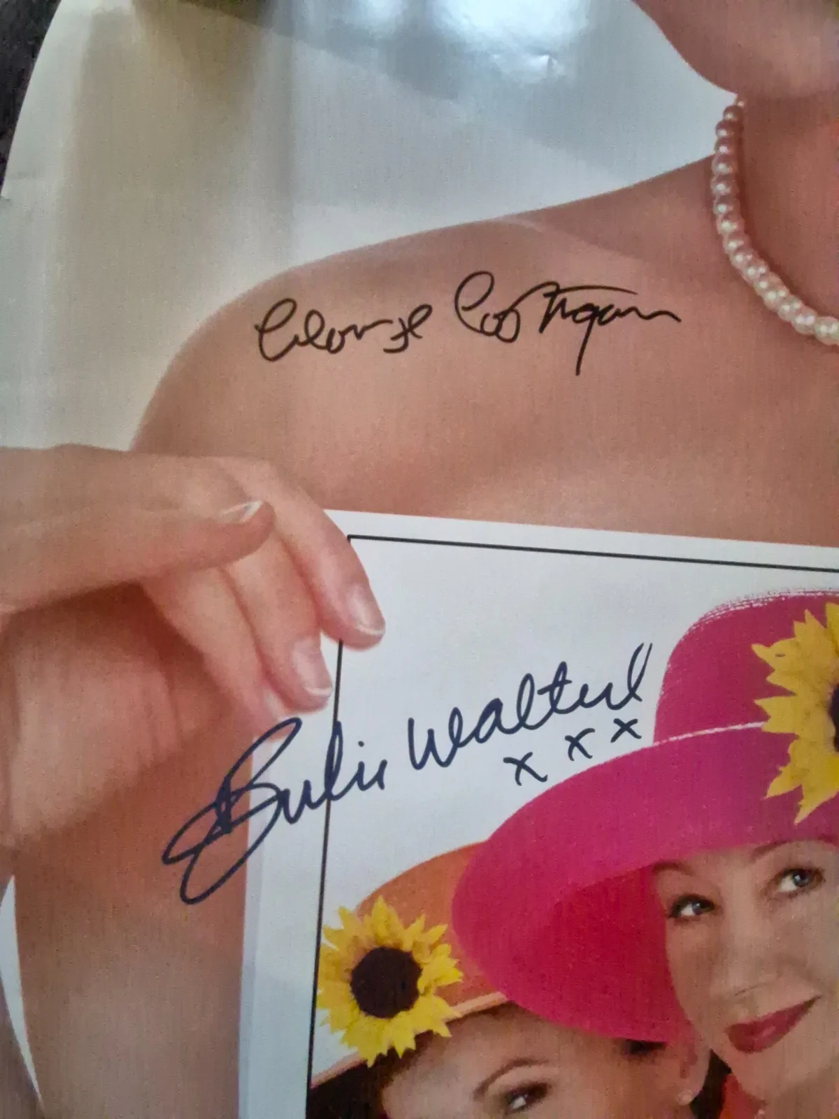 SEE BELOW — CALENdar girls----CAST SIGNED MOVIE POSTER-w/COA ekim, изображение 5
