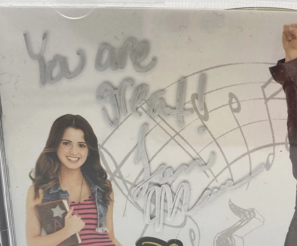 Lauren Marano — Disney Channel Austin And Ally Signed CD Lauren Marano Autograph, изображение 2