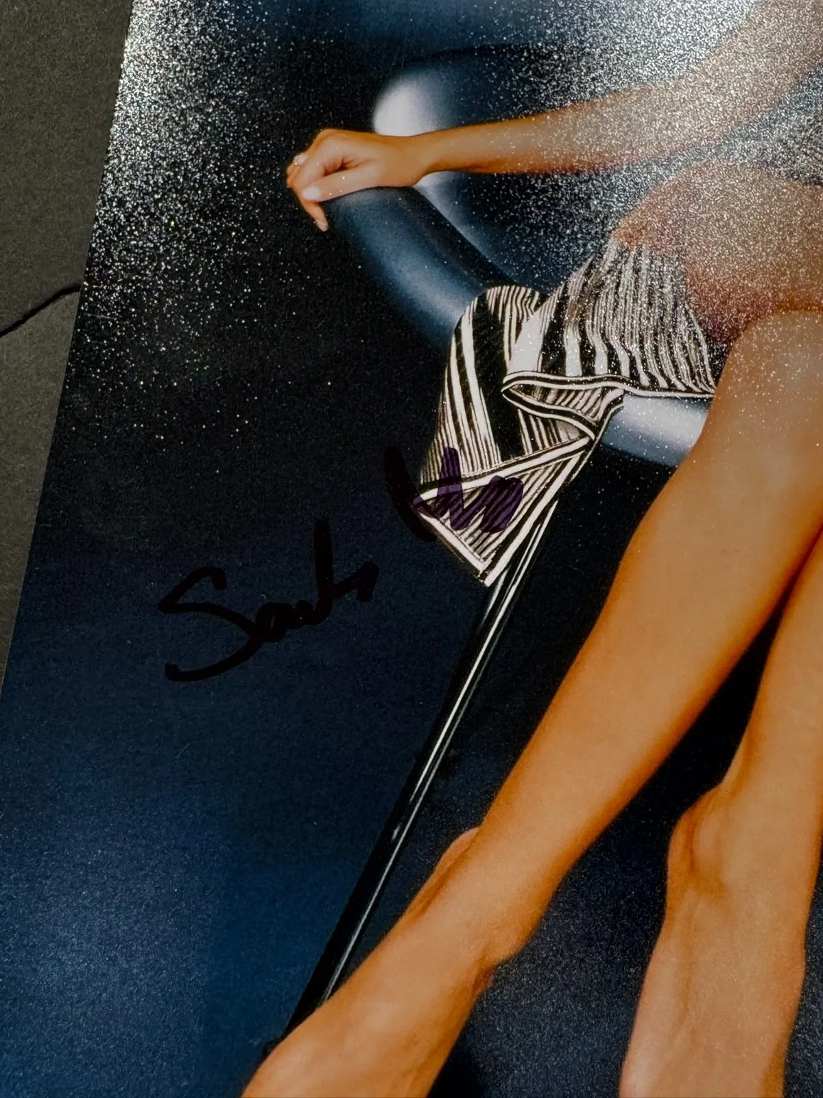 SARAH MICHELLE GELLAR SIGNED 11X14 PHOTO AUTO BEAUTIFUL BECKETT BAS COA, image 2