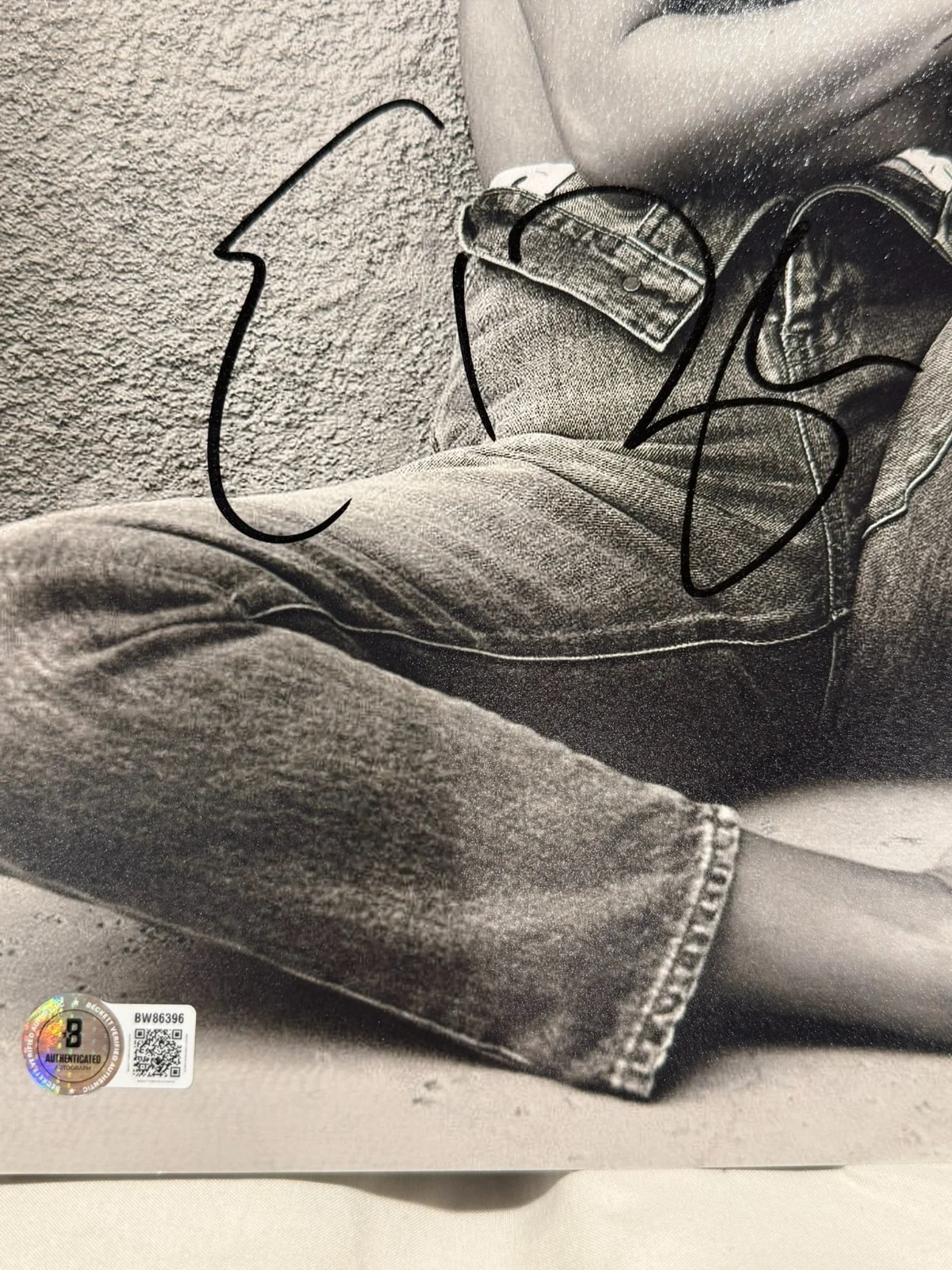 EIZA GONZALEZ SIGNED 11X14 PHOTO BEAUTIFUL SEXY AUTO BECKETT BAS COA, image 2
