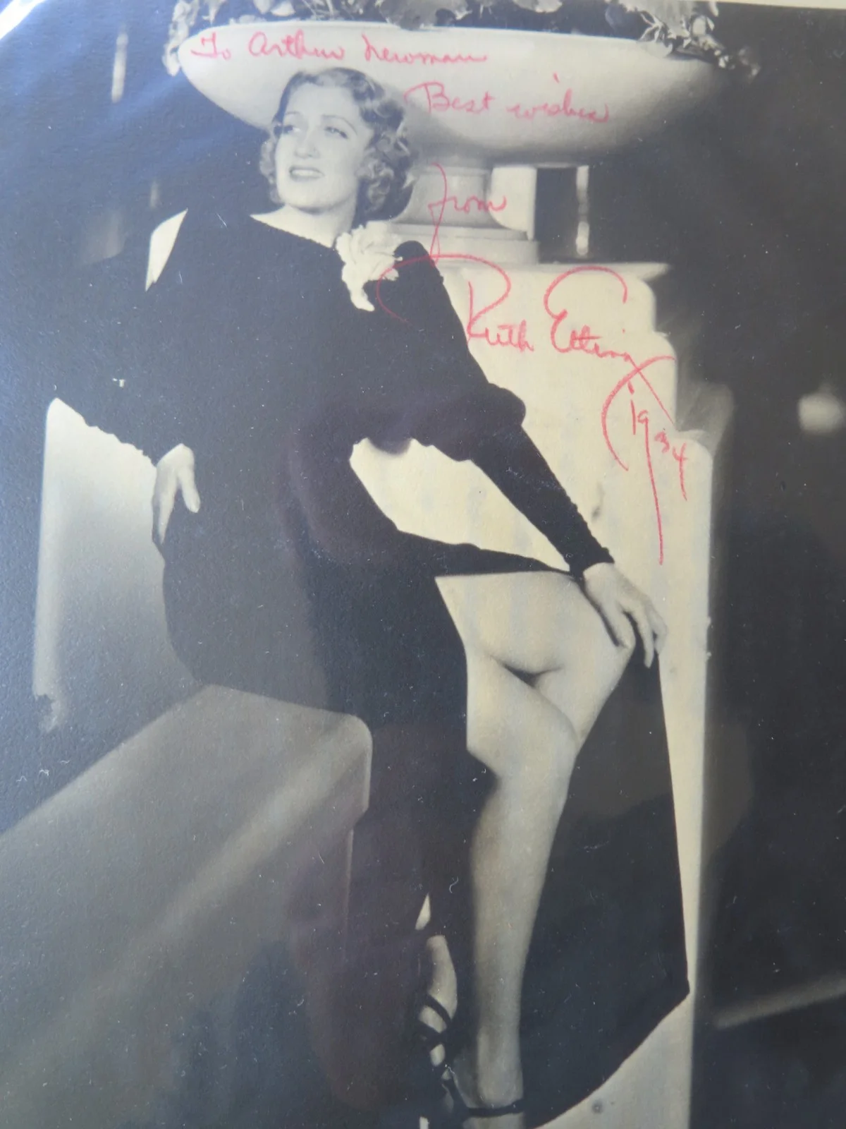 15 Signed / Inscribed Photographs — SIGNED Movie Star Photograph Collection of Arthur Newman - 119 Photographs, изображение 3