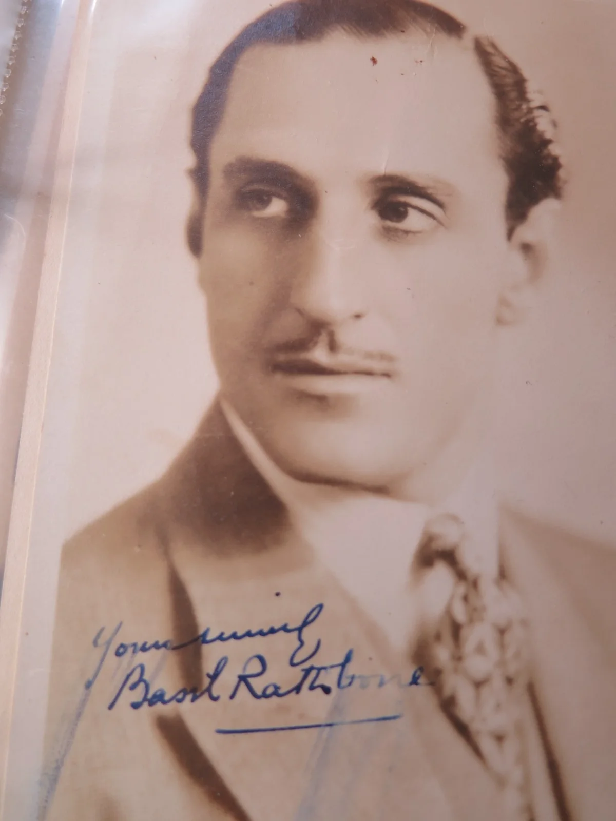 15 Signed / Inscribed Photographs — SIGNED Movie Star Photograph Collection of Arthur Newman - 119 Photographs, изображение 5