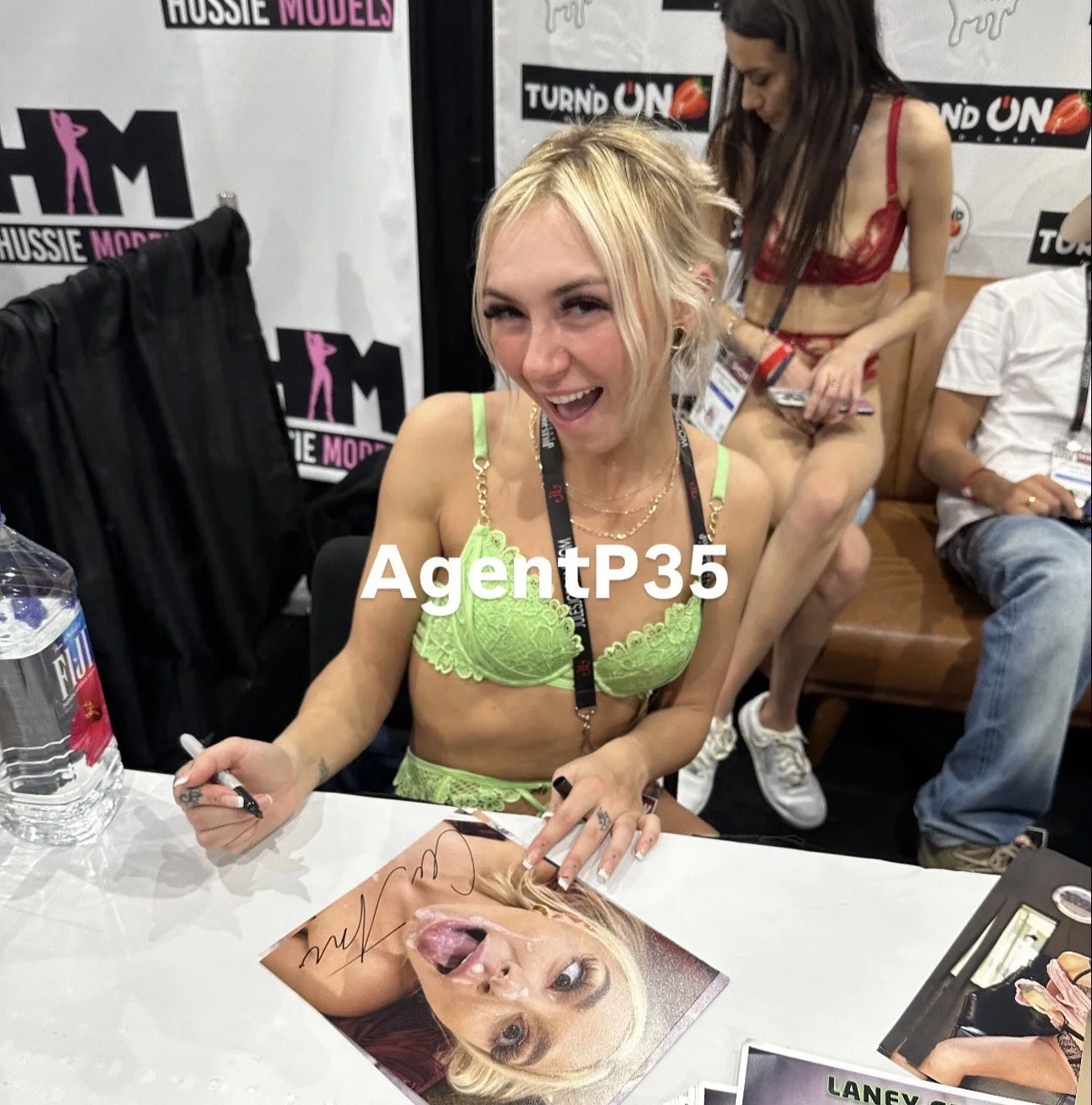 Chloe Temple (Adult Film Star) Signed HOT SEXY MODEL 8x10 Photo PROOF, изображение 2