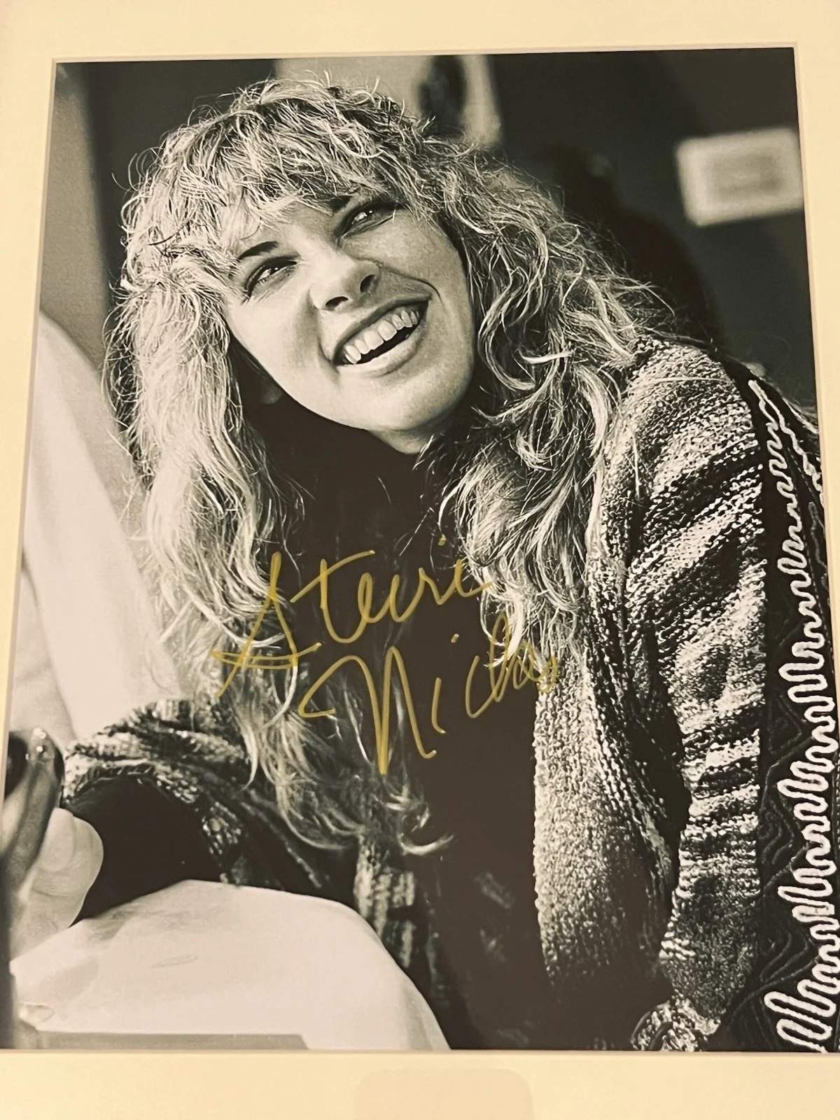 STEVIE NICKS Autographed signed 8 X 11.5 Early photo Gold Sharpie Nicely Framed, изображение 5